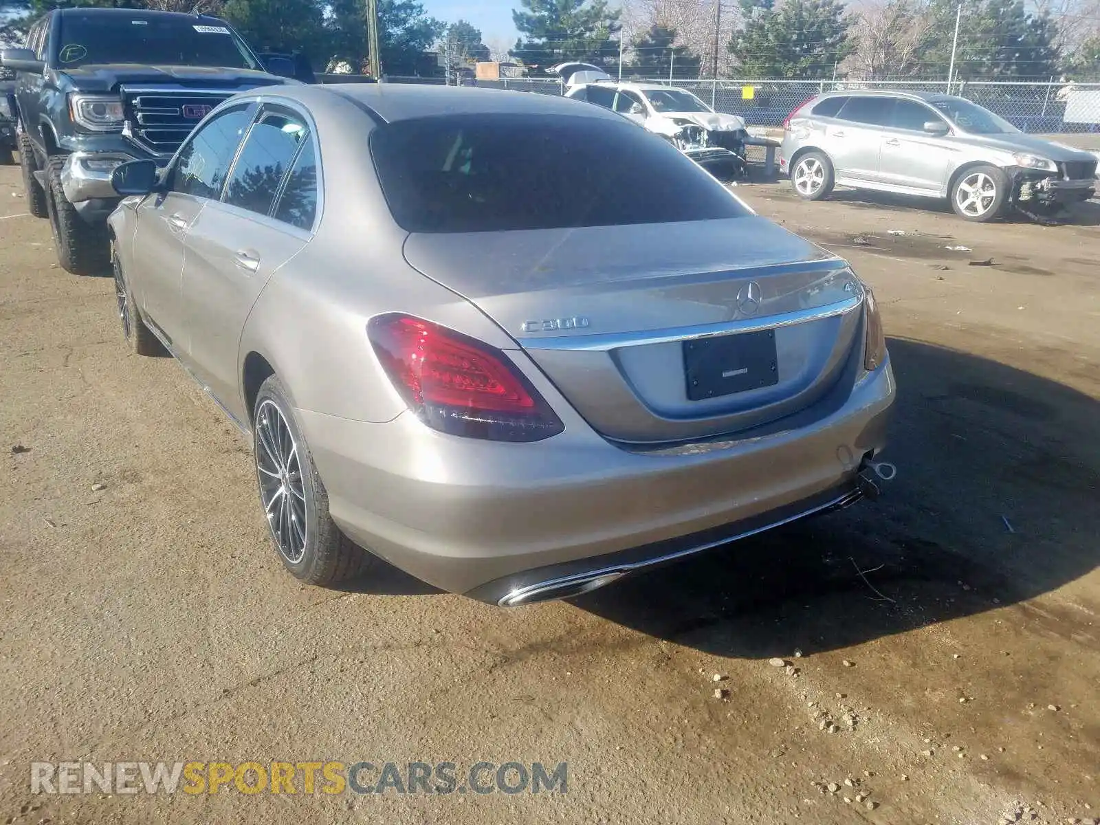 3 Photograph of a damaged car 55SWF8EB1KU292004 MERCEDES-BENZ C CLASS 2019