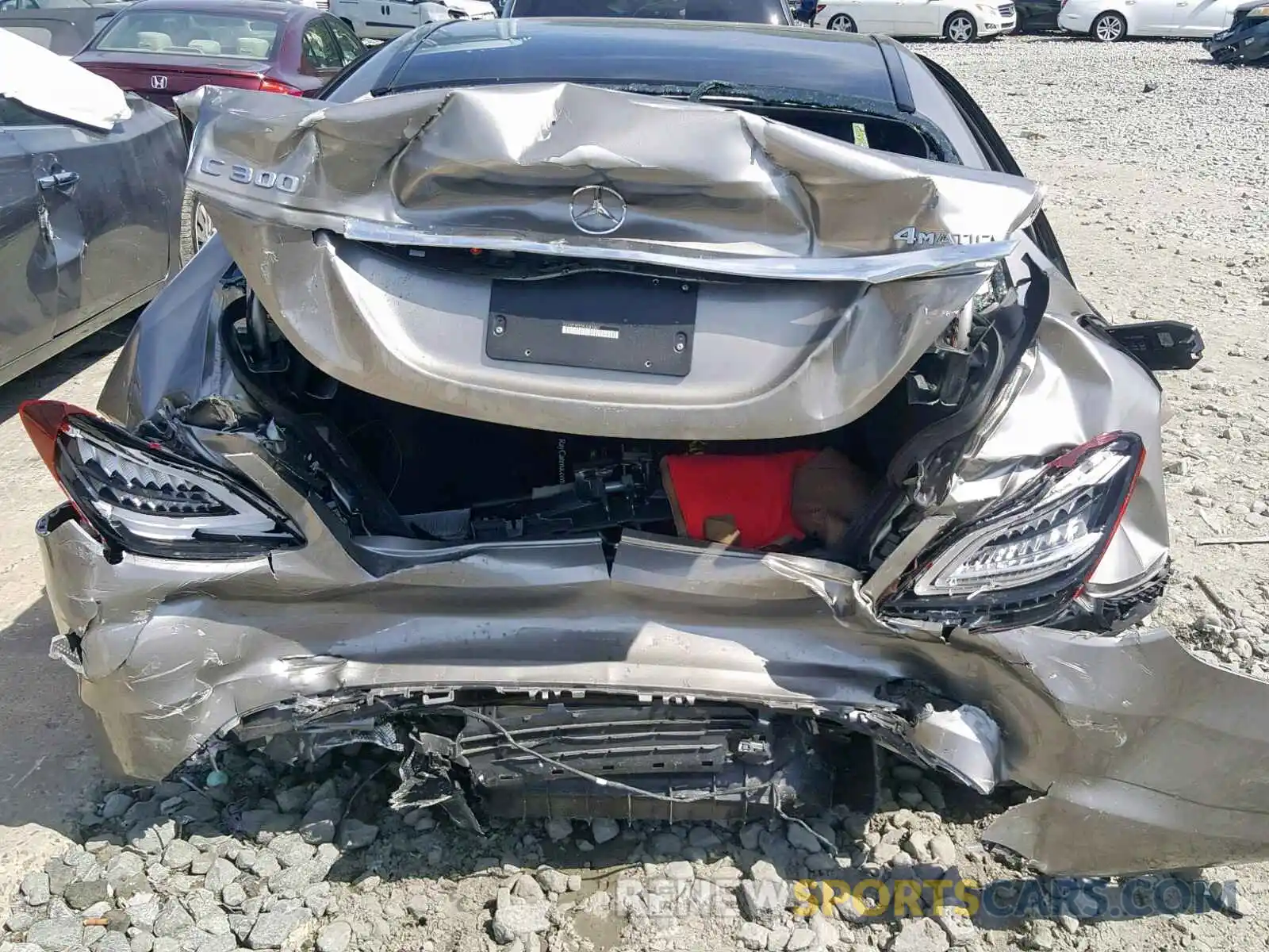 9 Photograph of a damaged car 55SWF8EB5KU285007 MERCEDES-BENZ C CLASS 2019