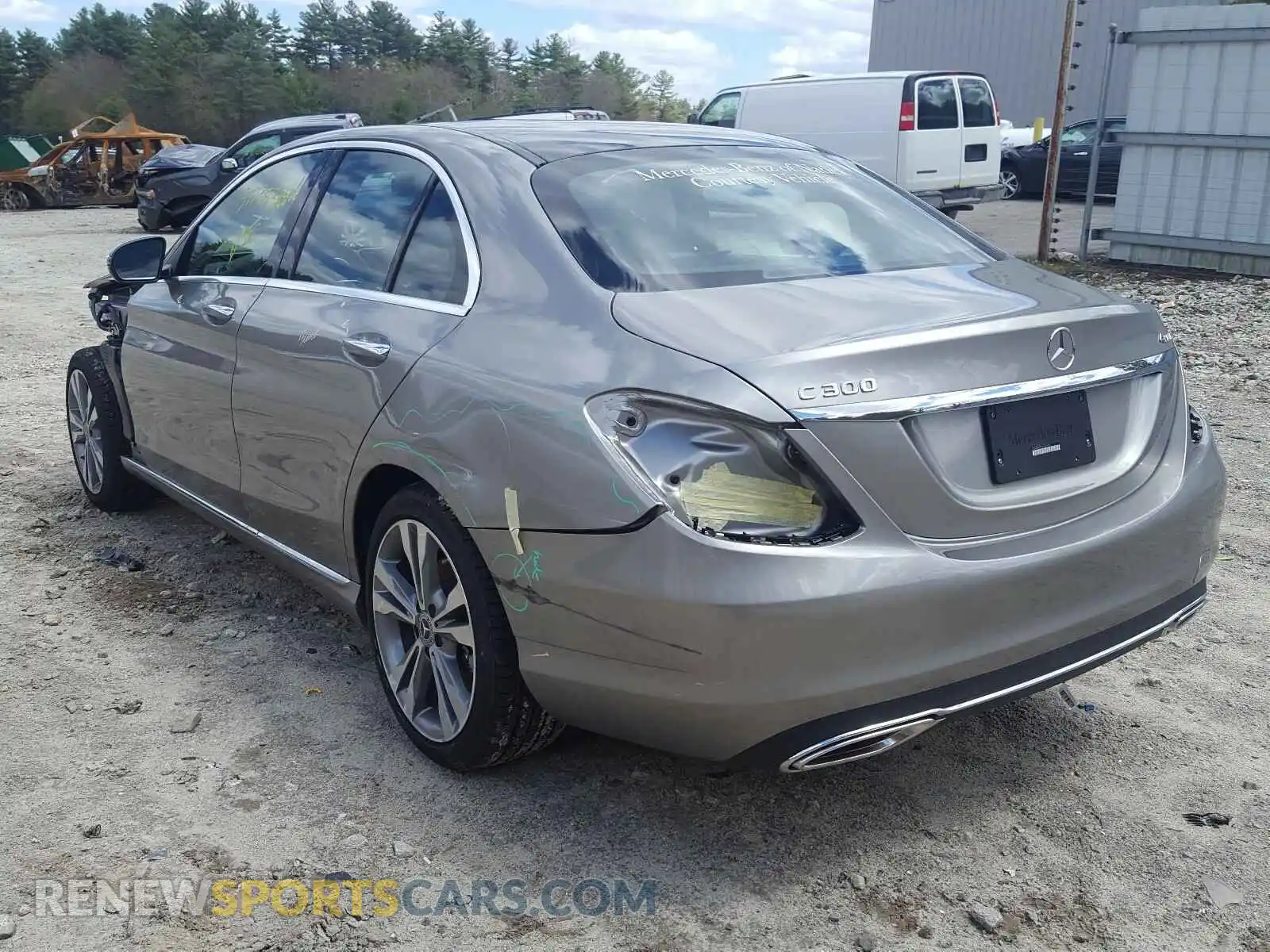 3 Photograph of a damaged car 55SWF8EB1LU325293 MERCEDES-BENZ C CLASS 2020