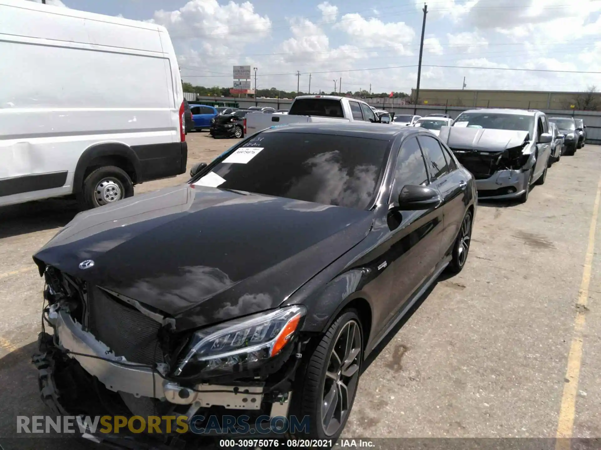 2 fotografías del automóvil dañado W1KWF6EB4LR572006 MERCEDES-BENZ C-CLASS 2020