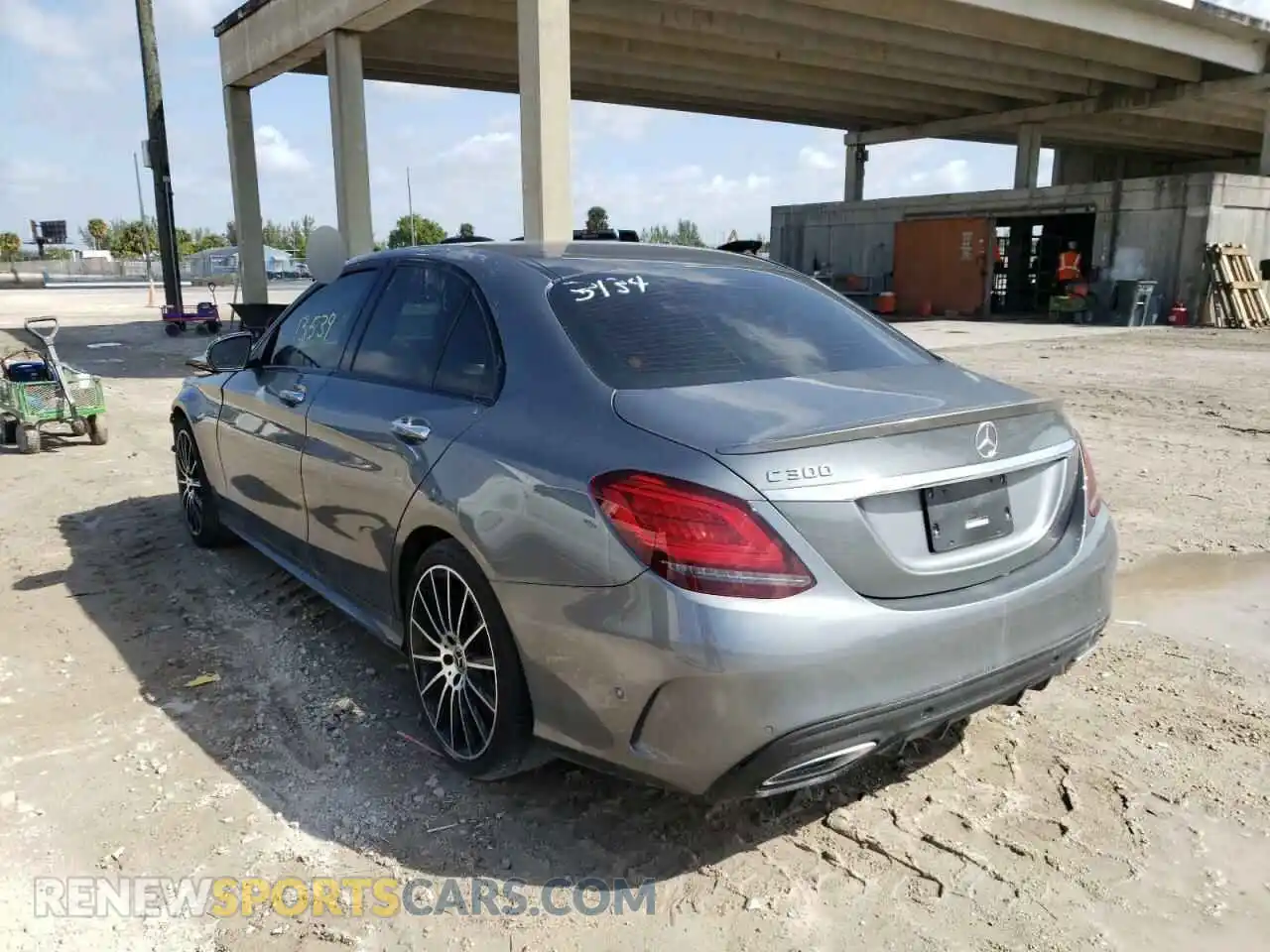 3 fotografías del automóvil dañado W1KWF8DB6LR583134 MERCEDES-BENZ C-CLASS 2020