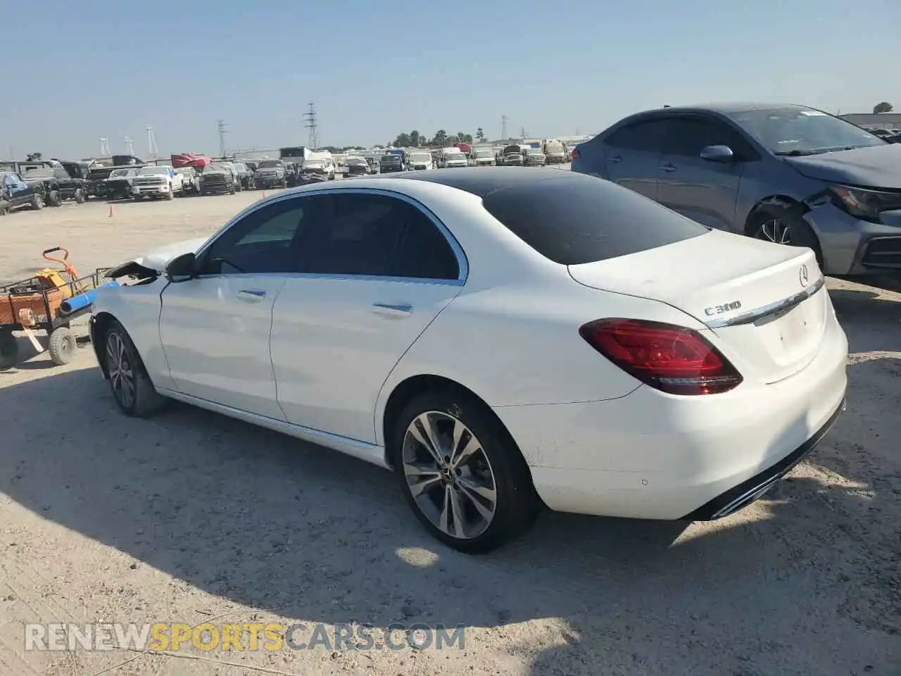 2 fotografías del automóvil dañado W1KWF8EB6LR592561 MERCEDES-BENZ C-CLASS 2020