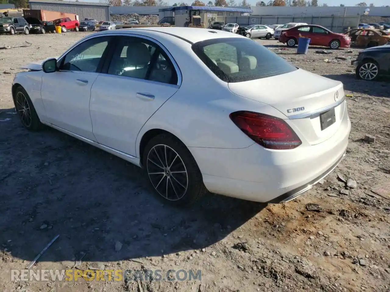 3 fotografías del automóvil dañado W1KWF8DB3MR648197 MERCEDES-BENZ C-CLASS 2021