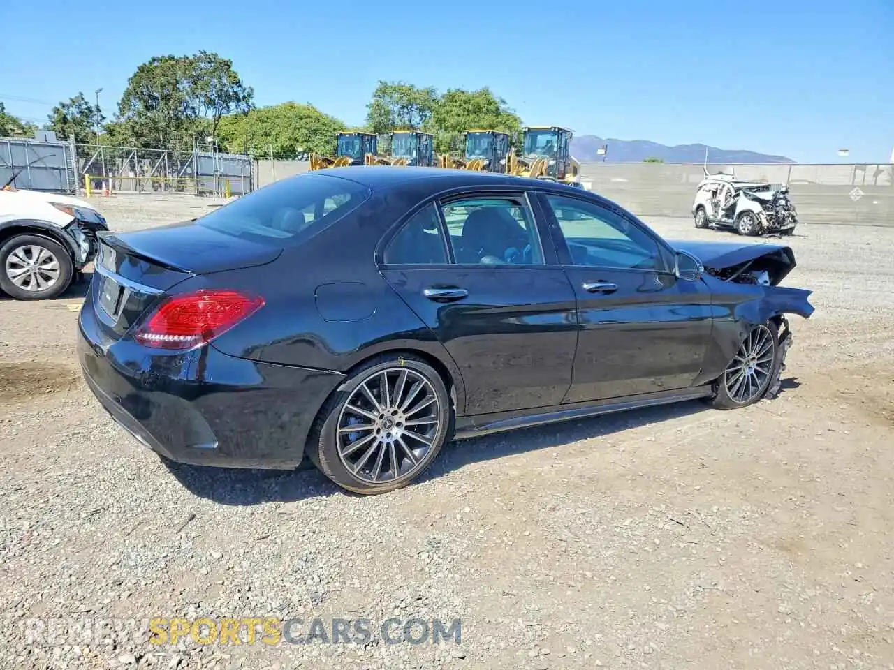 3 fotografías del automóvil dañado W1KWF8DB6MR614819 MERCEDES-BENZ C-CLASS 2021
