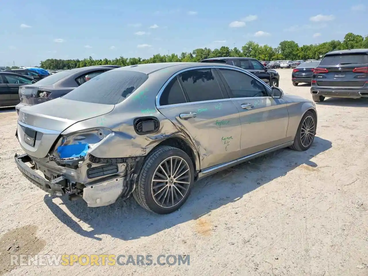 3 Фотография поврежденного автомобиля W1KWF8DB6MR653295 MERCEDES-BENZ C-CLASS 2021