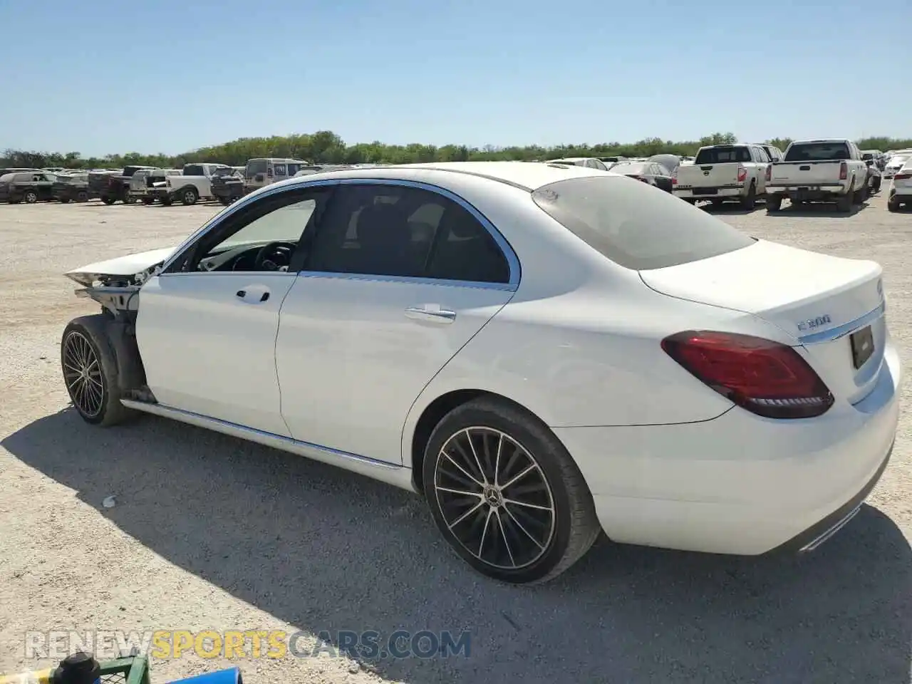 2 fotografías del automóvil dañado W1KWF8DB8MR644503 MERCEDES-BENZ C-CLASS 2021