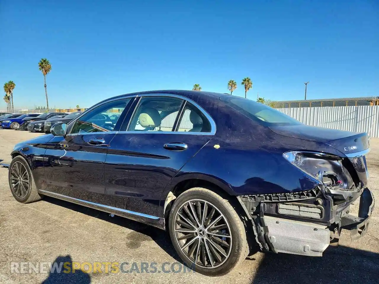 2 fotografías del automóvil dañado W1KWF8DB9MR646681 MERCEDES-BENZ C-CLASS 2021