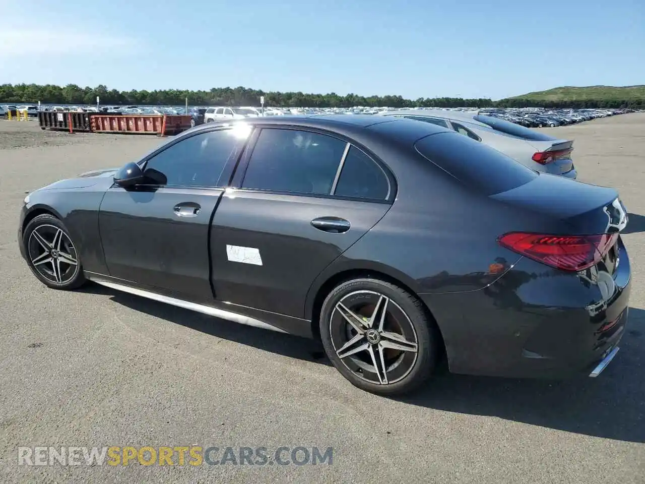 2 fotografías del automóvil dañado W1KAF4HB4PR150575 MERCEDES-BENZ C-CLASS 2023