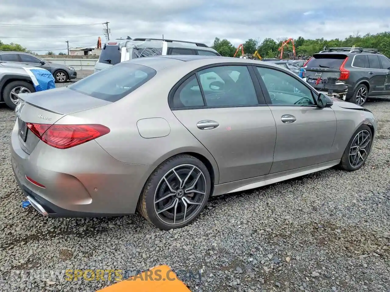 3 fotografías del automóvil dañado W1KAF4HB5RR214948 MERCEDES-BENZ C-CLASS 2024