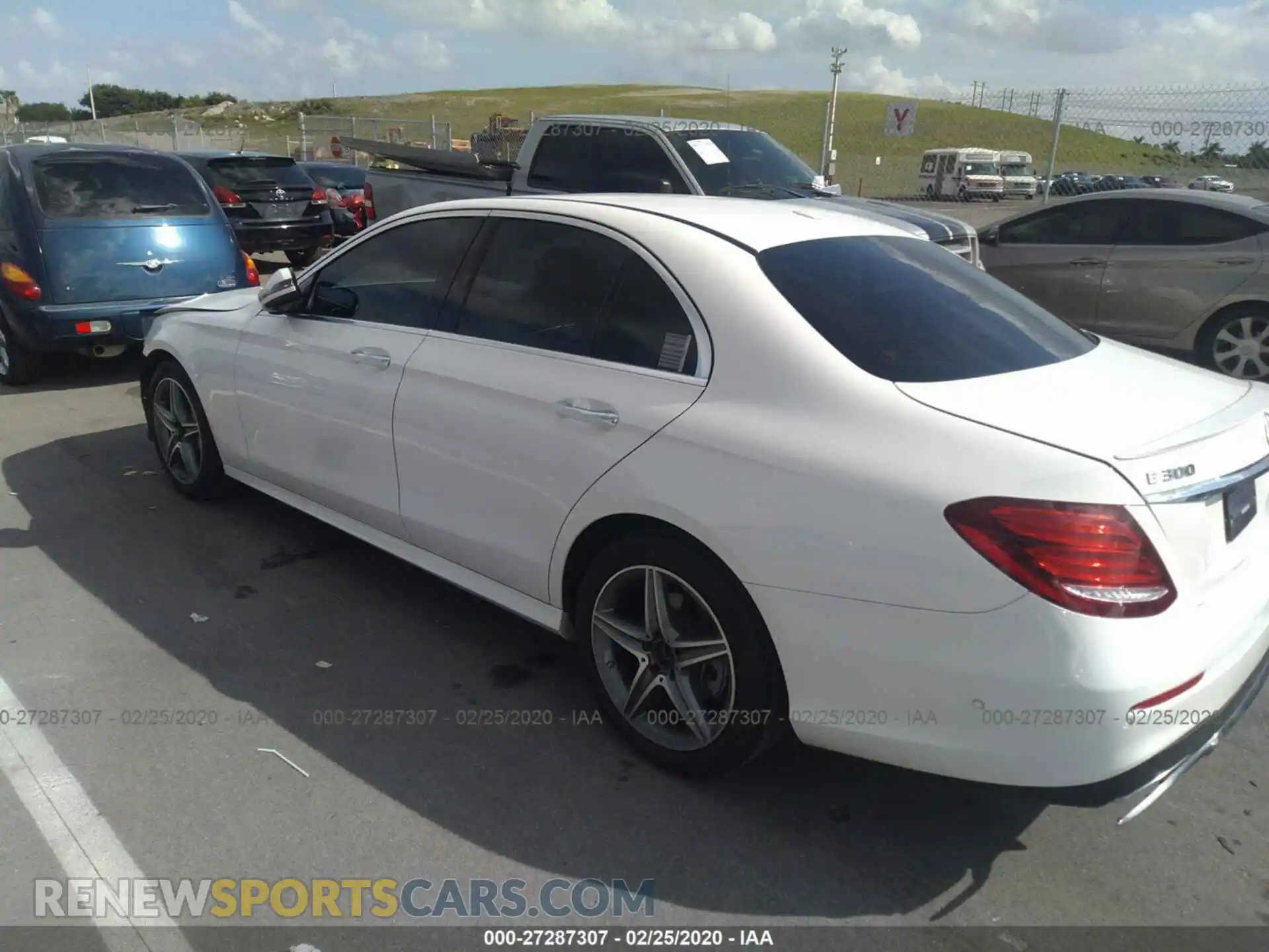3 Photograph of a damaged car WDDZF4JB2KA516604 MERCEDES-BENZ E 2019
