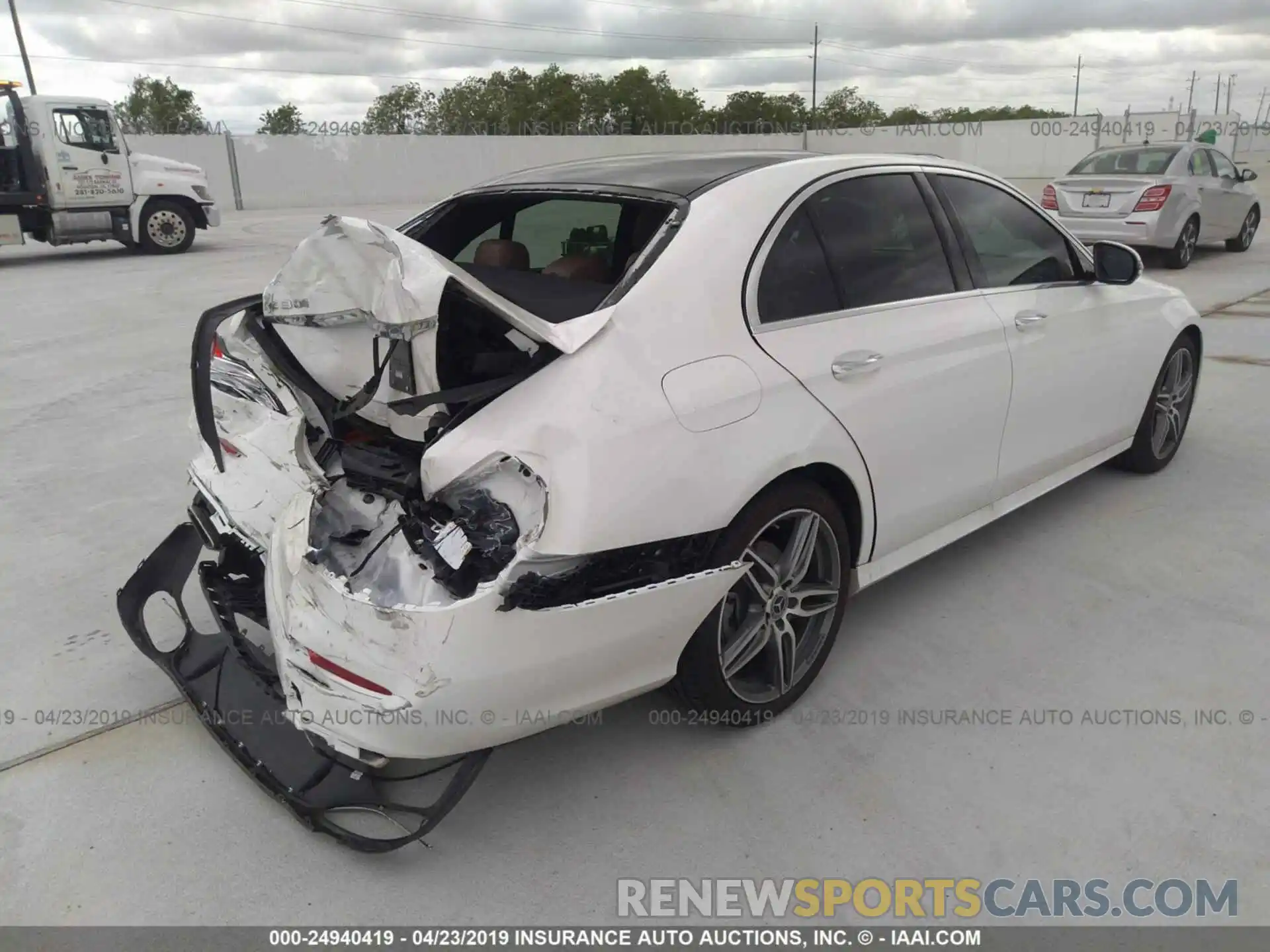 4 Фотография поврежденного автомобиля WDDZF4JB9KA526546 MERCEDES-BENZ E 2019