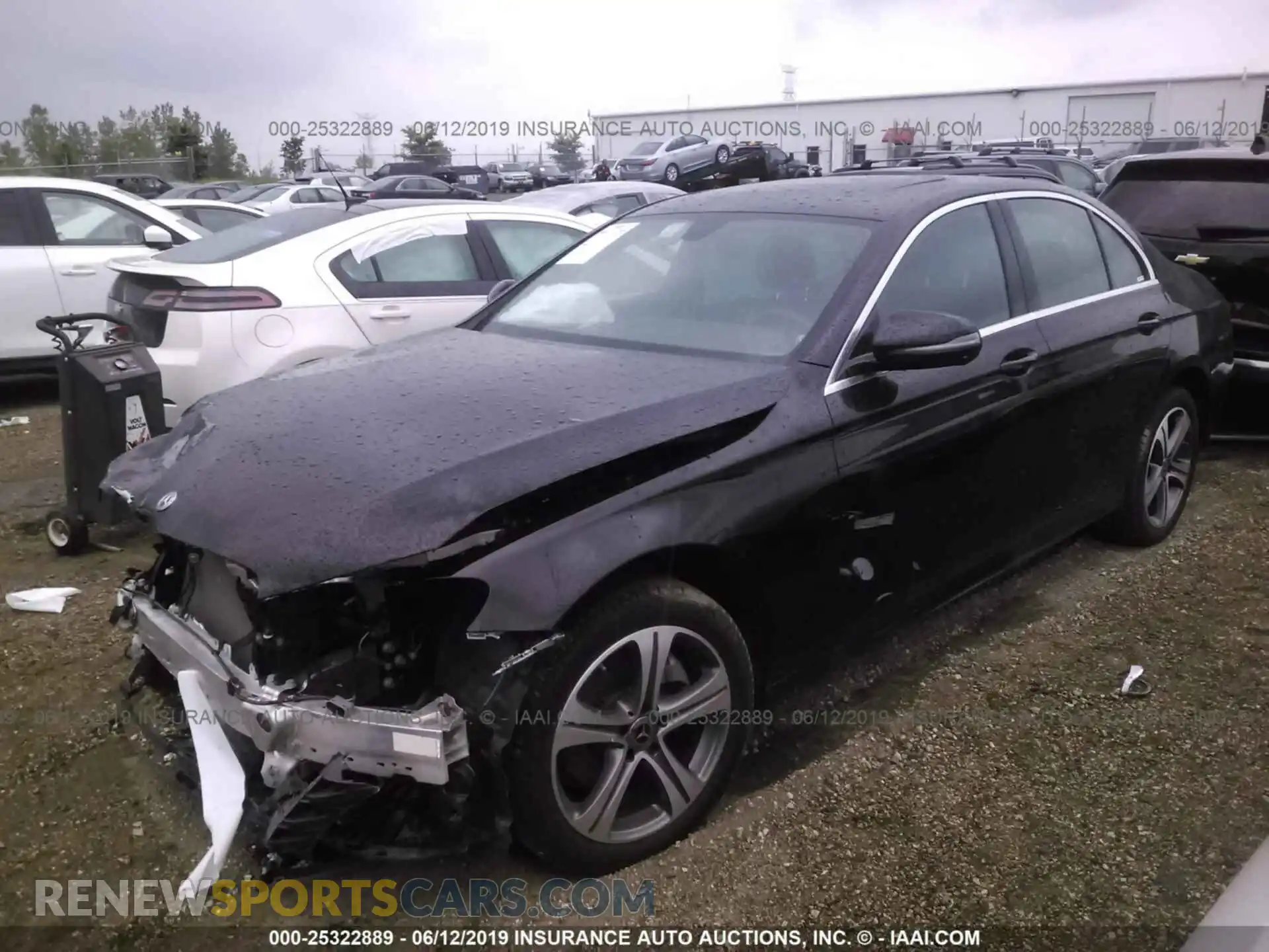 2 Photograph of a damaged car WDDZF4KB4KA575670 MERCEDES-BENZ E 2019