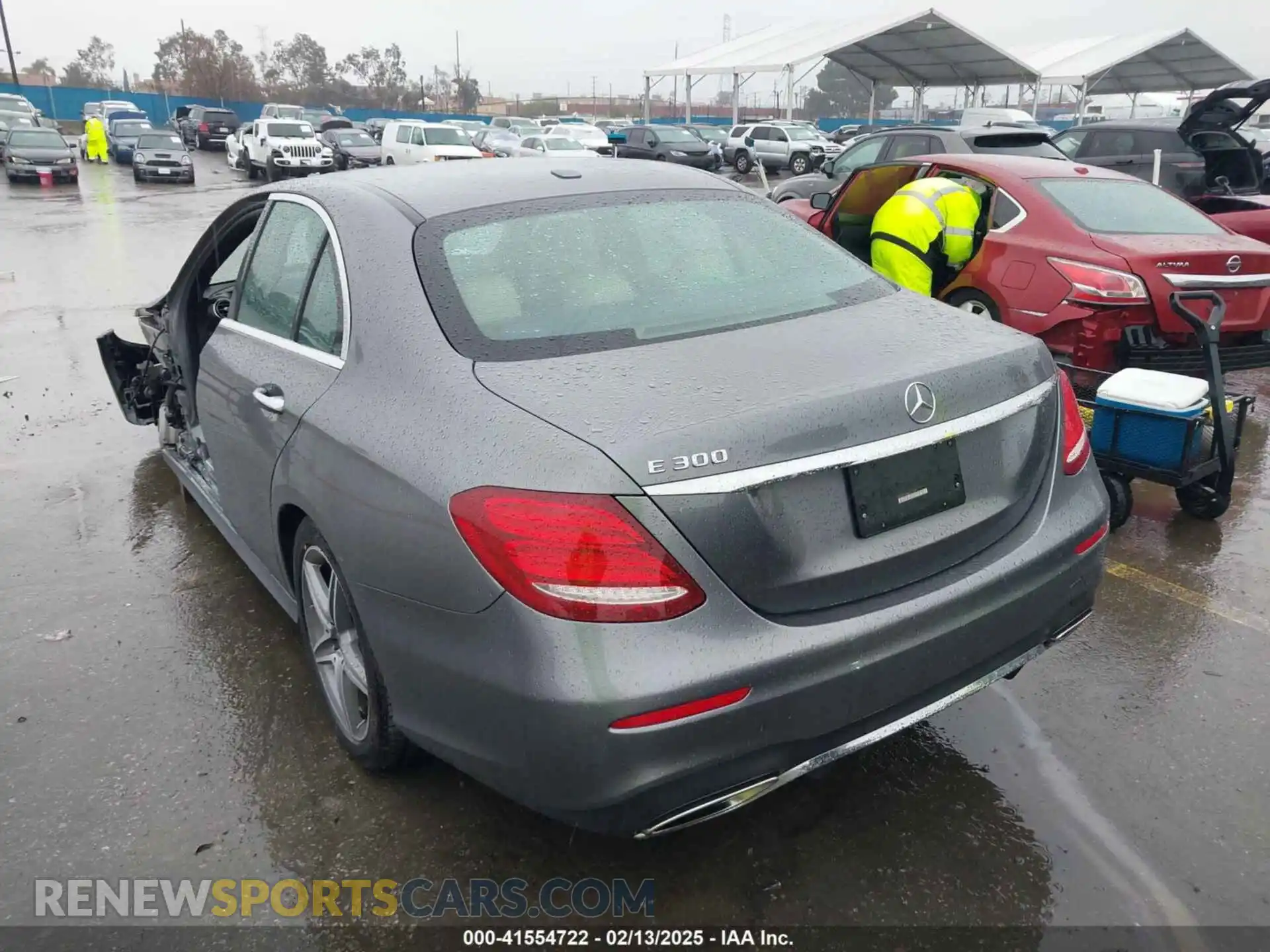 3 Photograph of a damaged car WDDZF4JB0KA513409 MERCEDES-BENZ E 300 2019