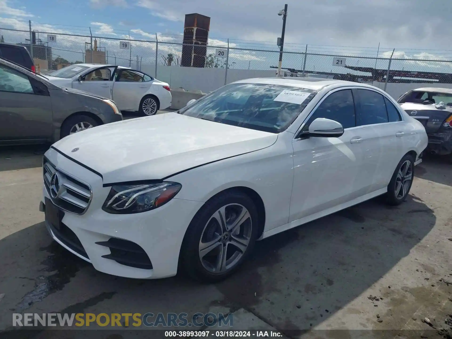 2 Photograph of a damaged car WDDZF4JB0KA514902 MERCEDES-BENZ E 300 2019