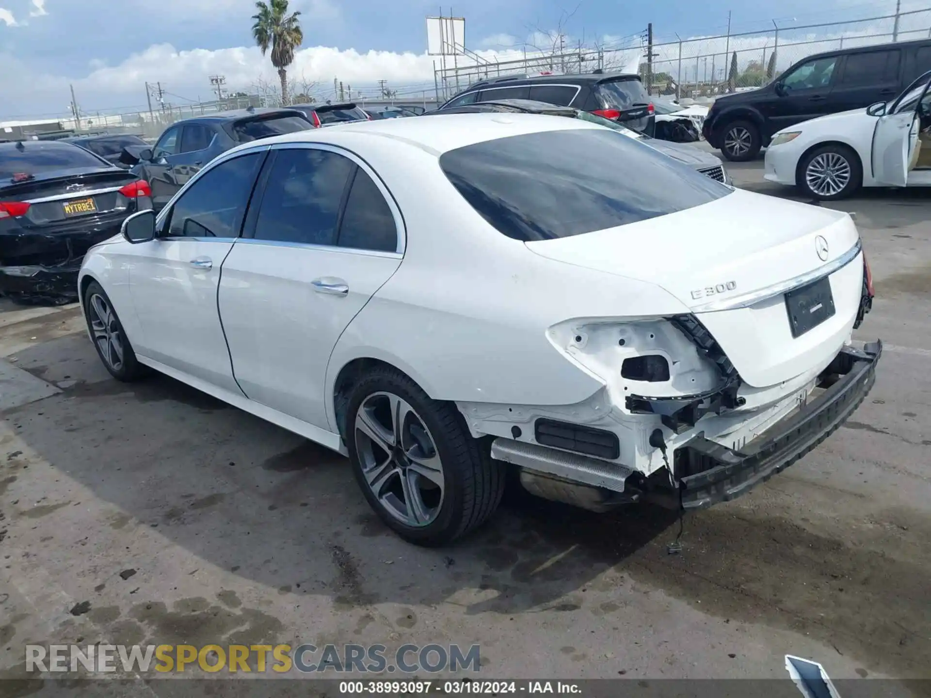 3 Photograph of a damaged car WDDZF4JB0KA514902 MERCEDES-BENZ E 300 2019