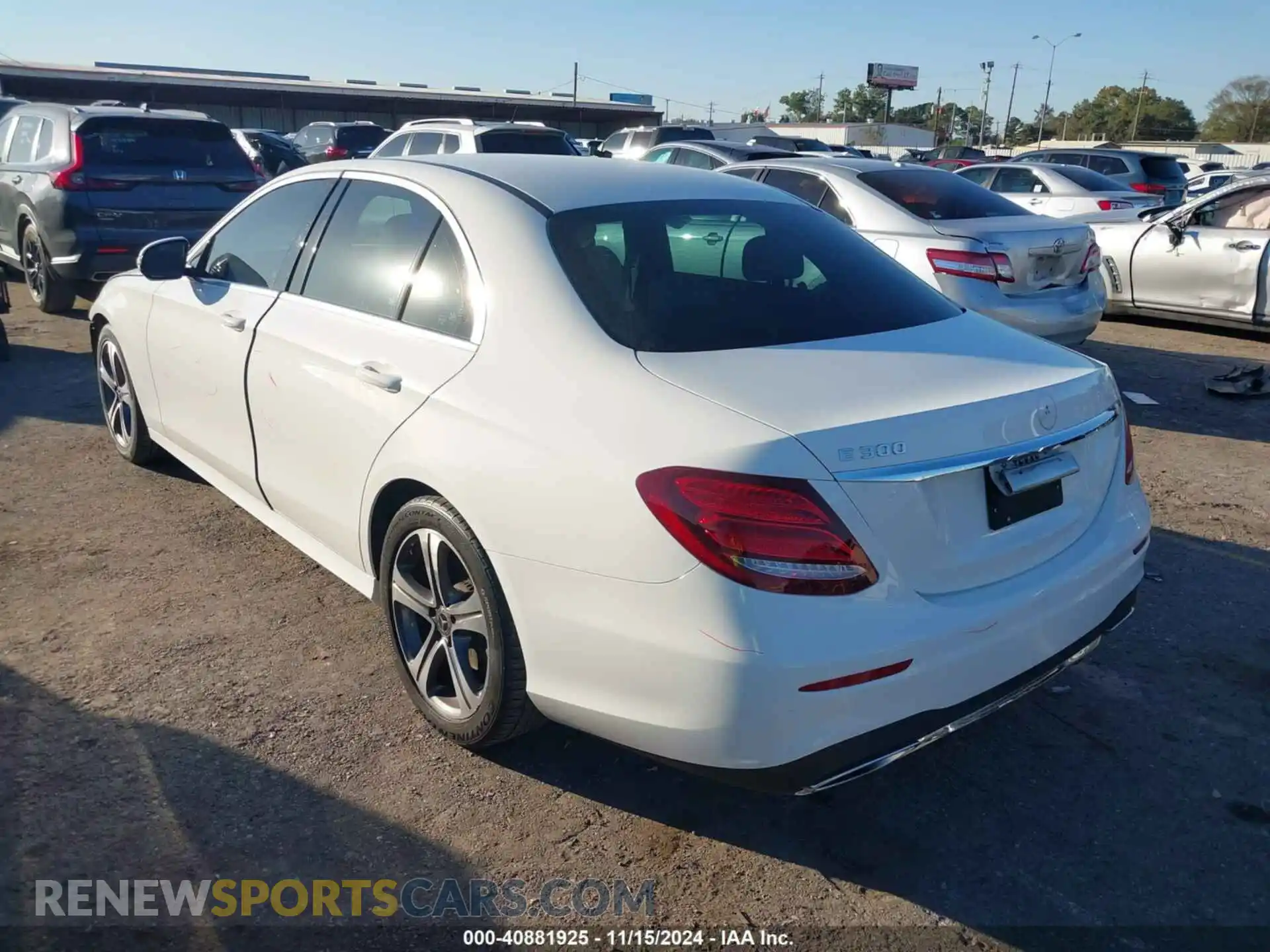 3 Photograph of a damaged car WDDZF4JB0KA564991 MERCEDES-BENZ E 300 2019