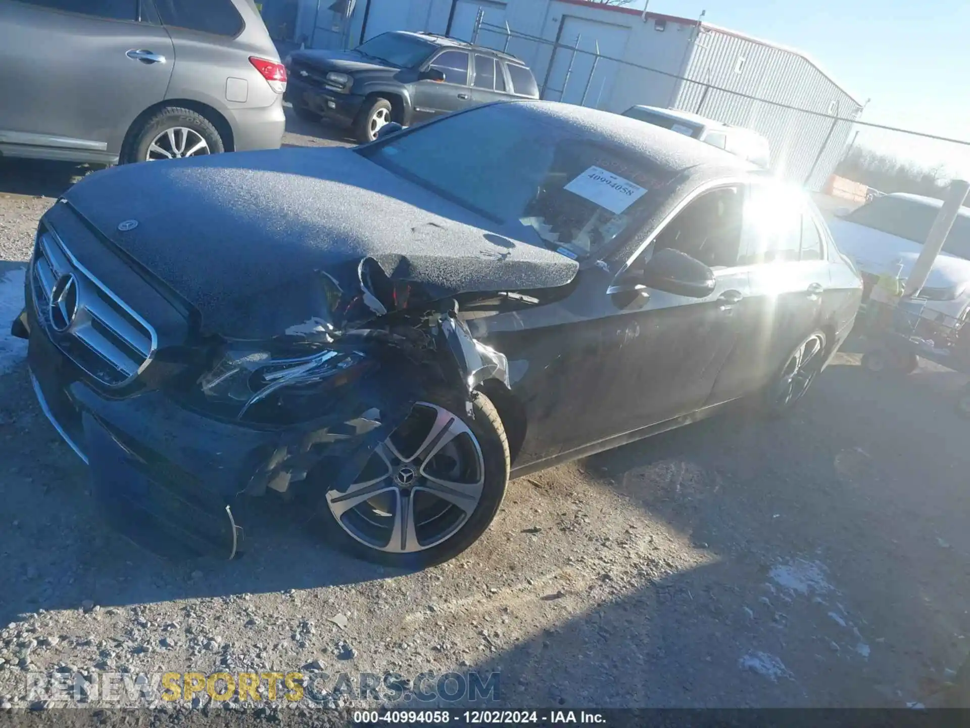 2 Photograph of a damaged car WDDZF4JB2KA526498 MERCEDES-BENZ E 300 2019
