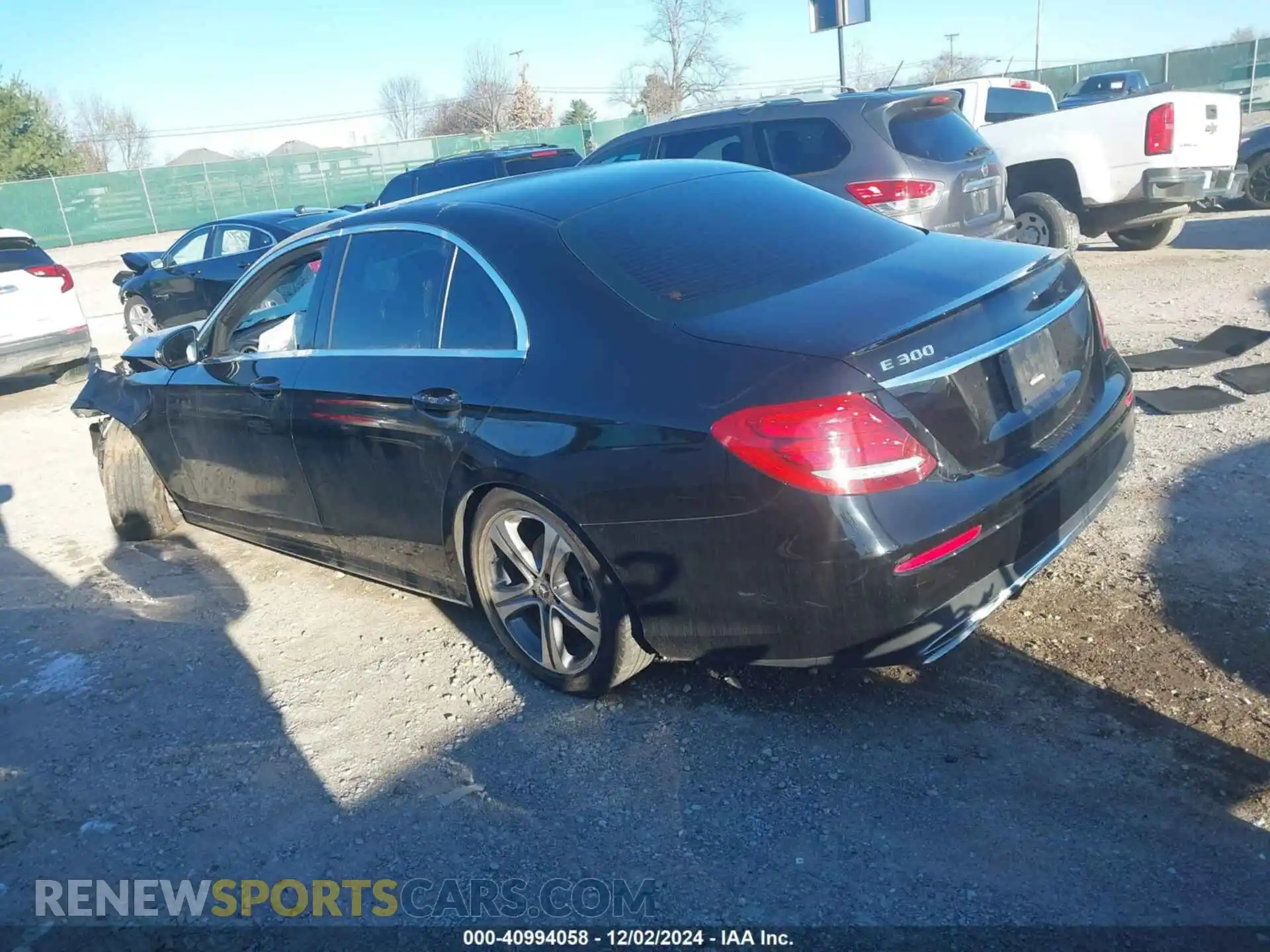 3 Photograph of a damaged car WDDZF4JB2KA526498 MERCEDES-BENZ E 300 2019