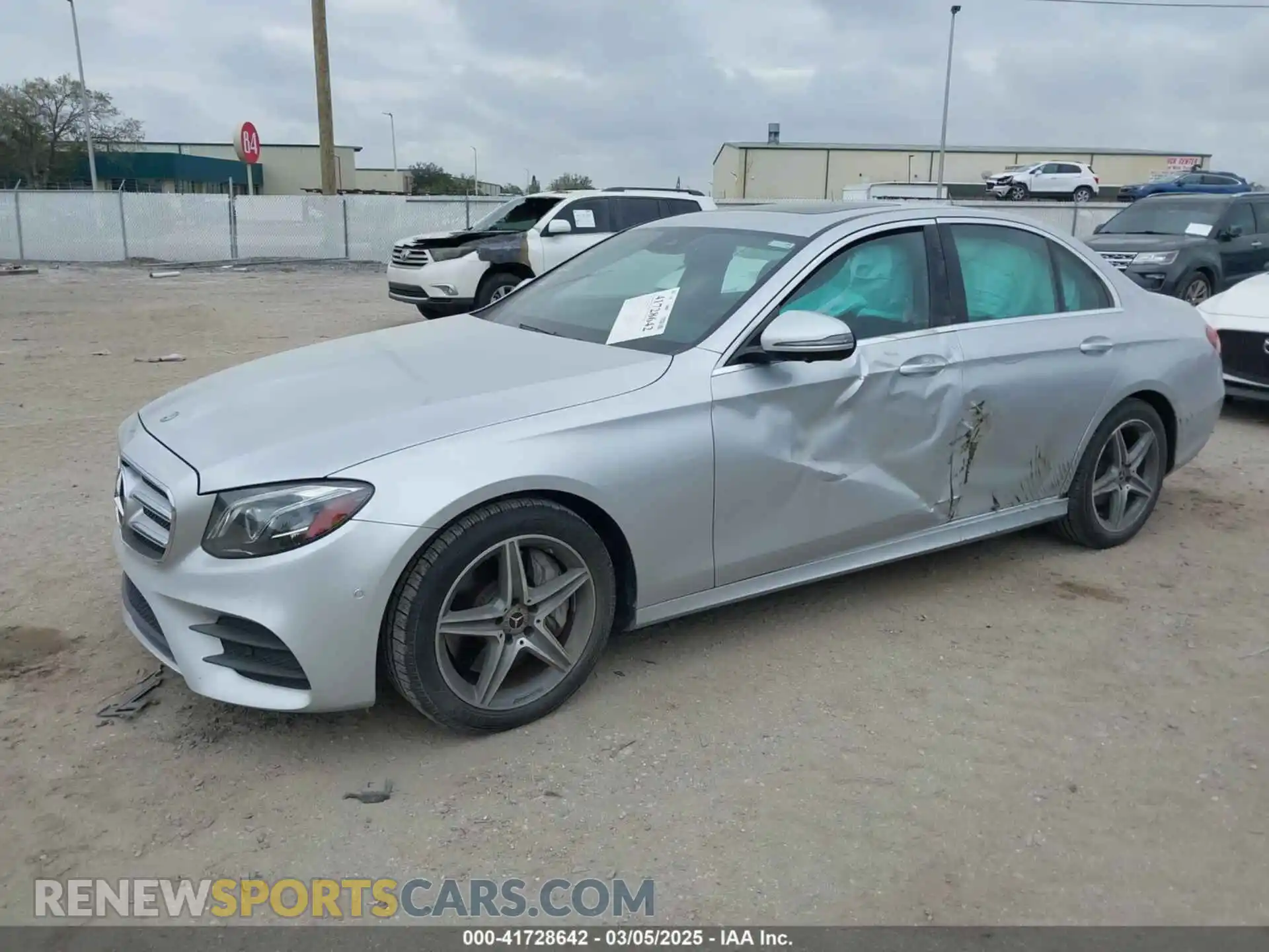 2 Photograph of a damaged car WDDZF4JB6KA515701 MERCEDES-BENZ E 300 2019