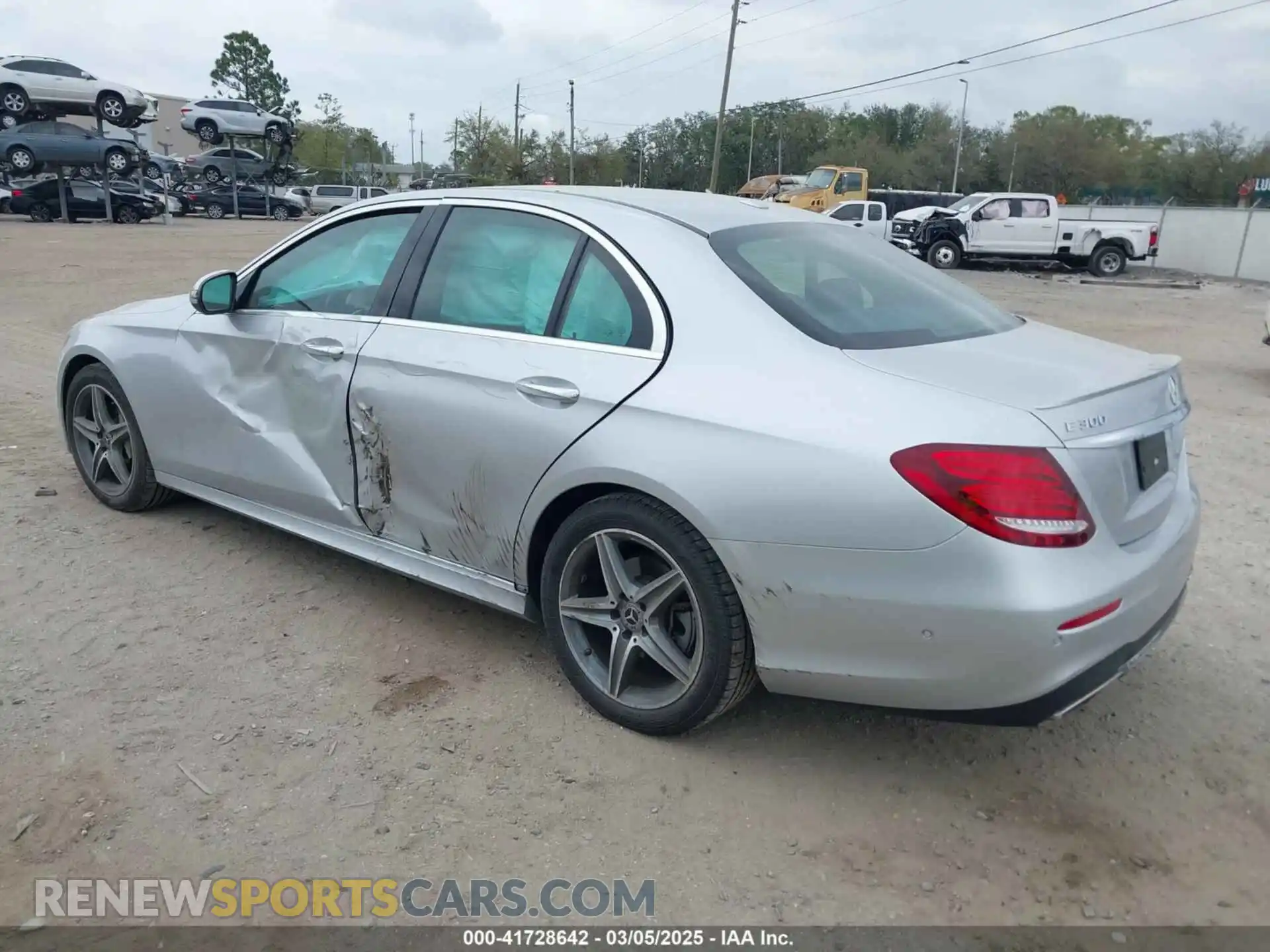 3 Photograph of a damaged car WDDZF4JB6KA515701 MERCEDES-BENZ E 300 2019