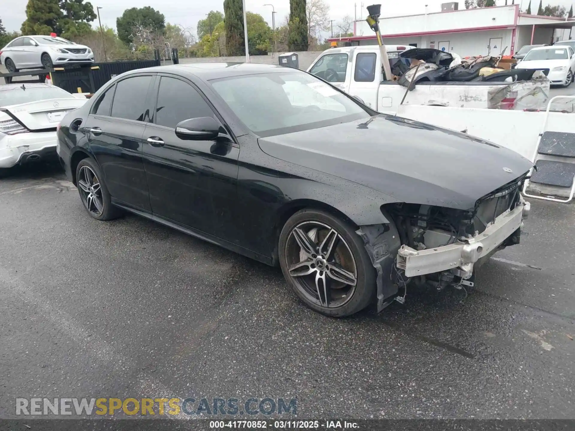 1 Photograph of a damaged car WDDZF4JB6KA588499 MERCEDES-BENZ E 300 2019