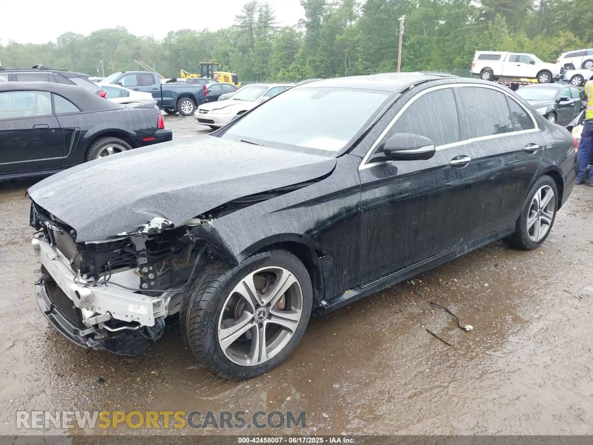 2 Photograph of a damaged car WDDZF4KB1KA546319 MERCEDES-BENZ E 300 2019