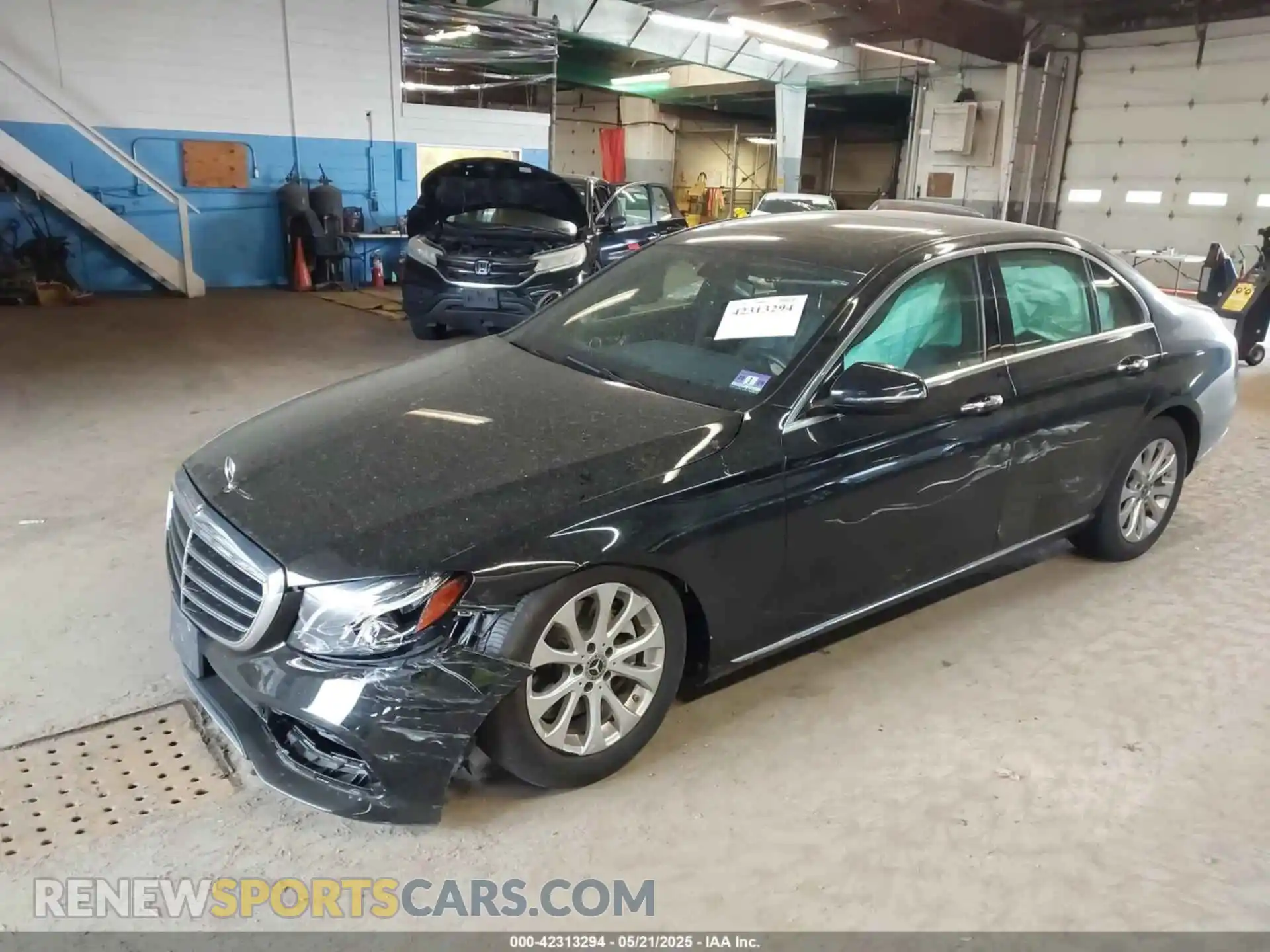 2 Photograph of a damaged car WDDZF4KB2KA577059 MERCEDES-BENZ E 300 2019