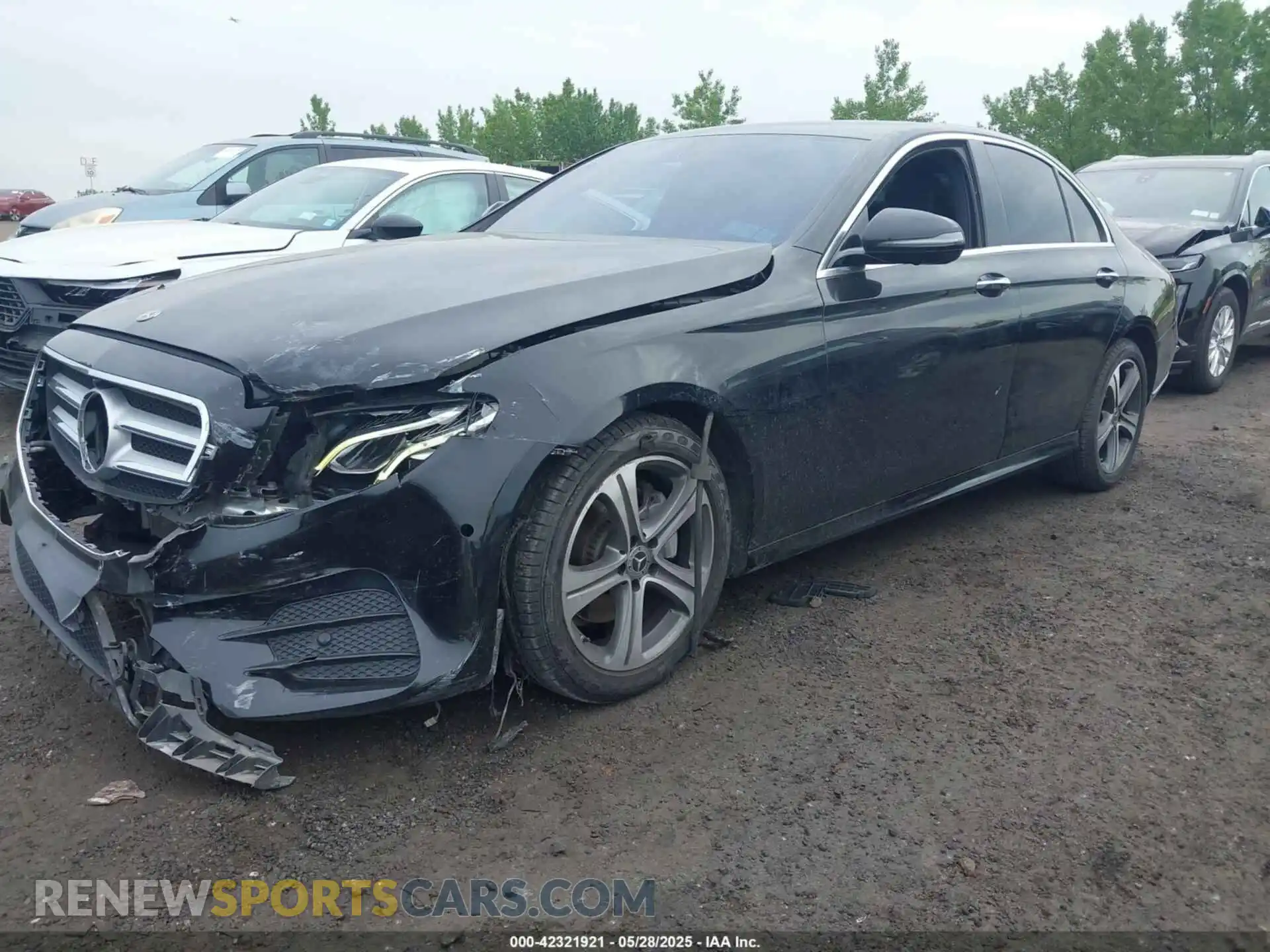 2 Photograph of a damaged car WDDZF4KB6KA625307 MERCEDES-BENZ E 300 2019