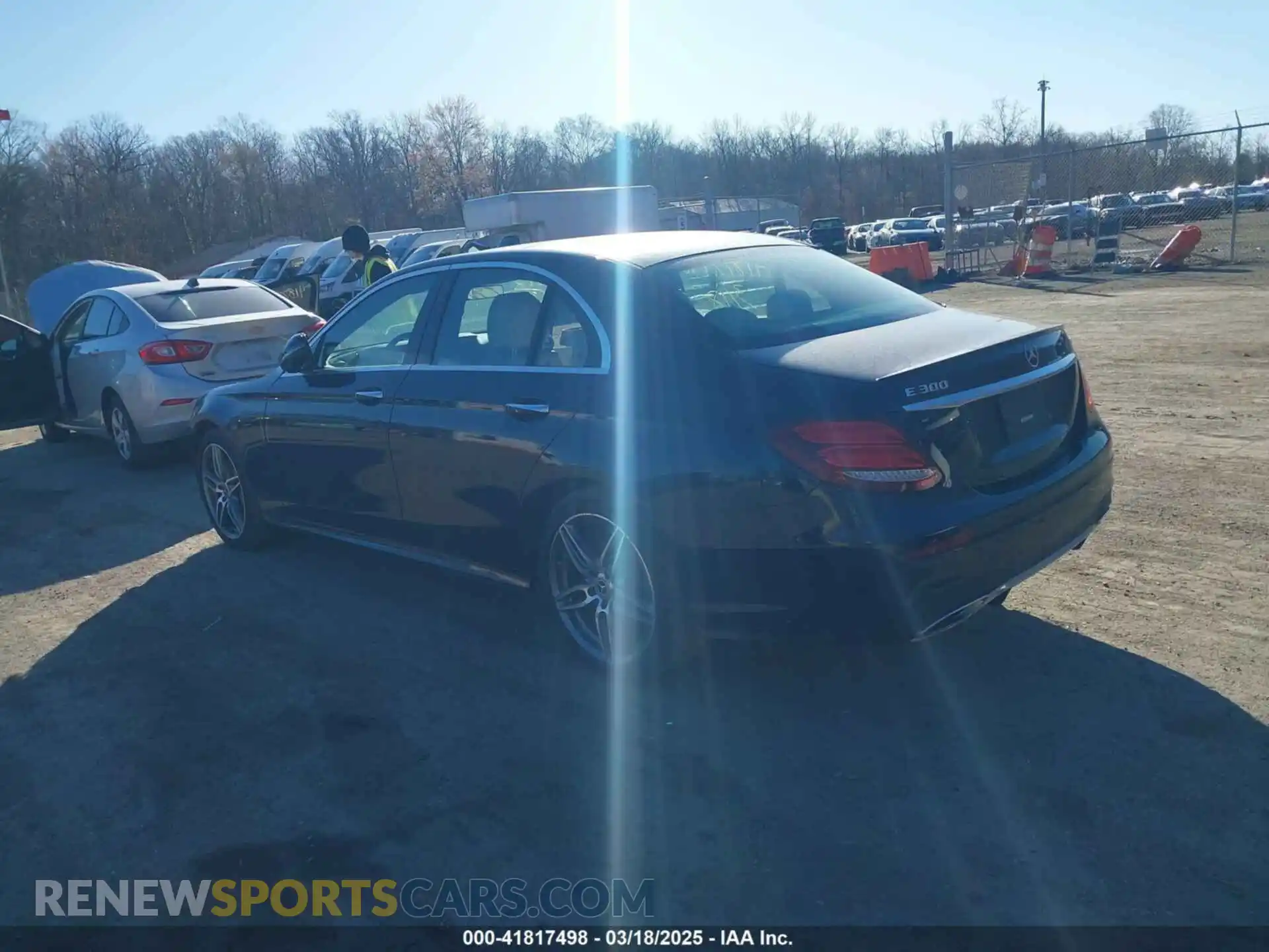 3 Photograph of a damaged car WDDZF4KB8KA592634 MERCEDES-BENZ E 300 2019