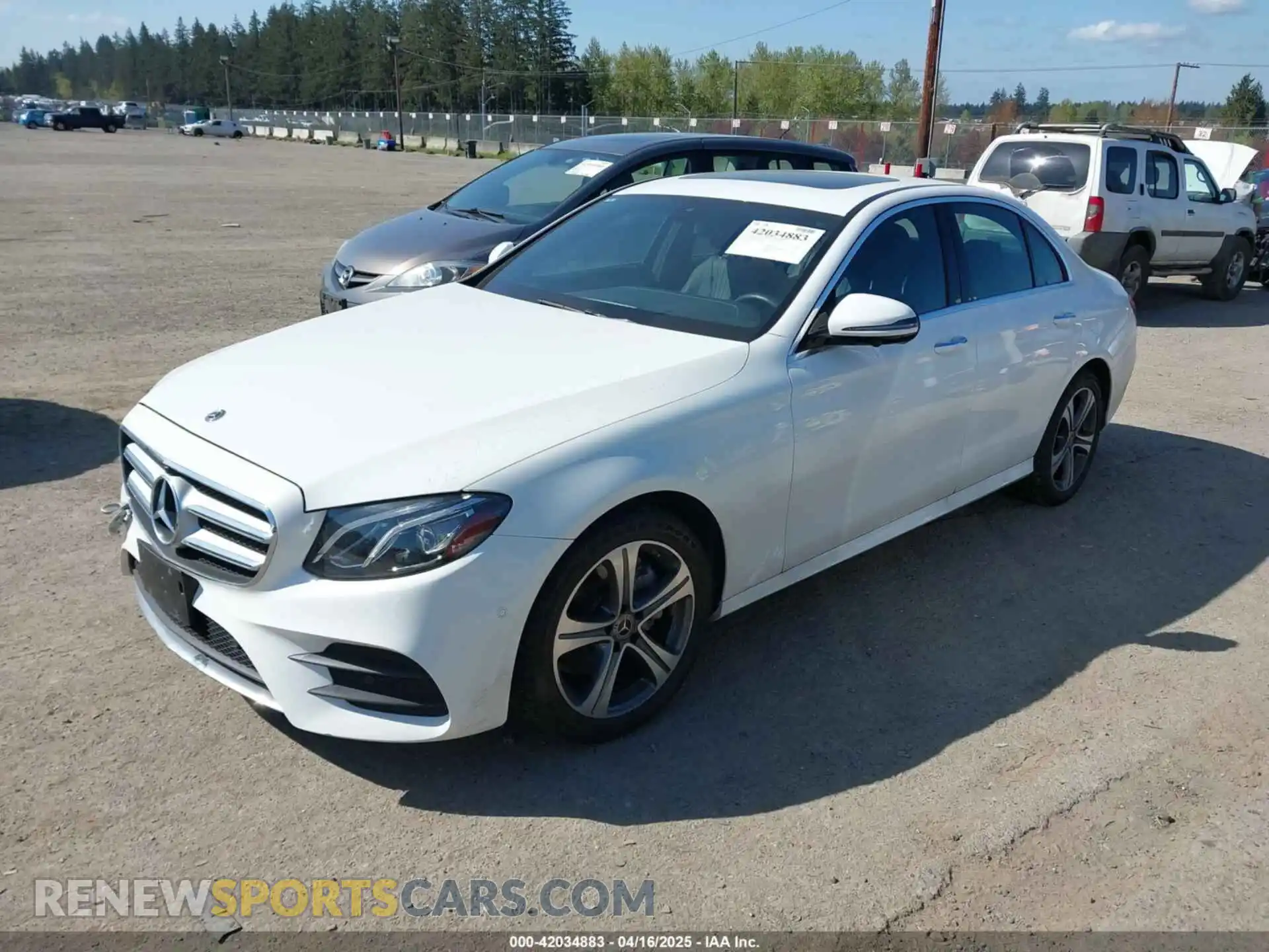 2 Photograph of a damaged car WDDZF4KBXKA592814 MERCEDES-BENZ E 300 2019