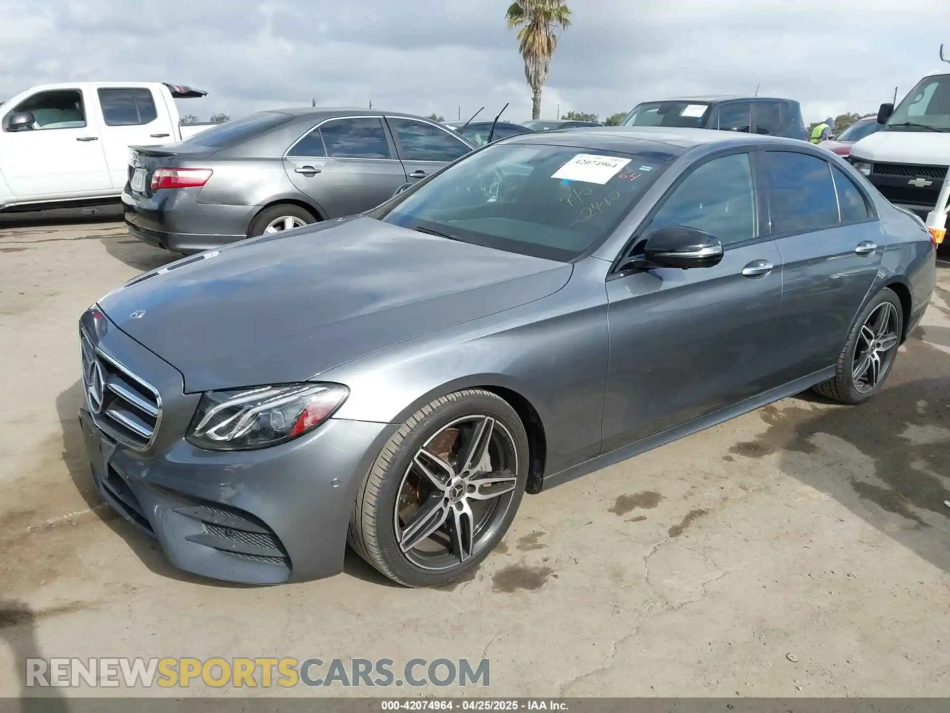 2 fotografías del automóvil dañado WDDZF8DB5LA711908 MERCEDES-BENZ E 350 2020