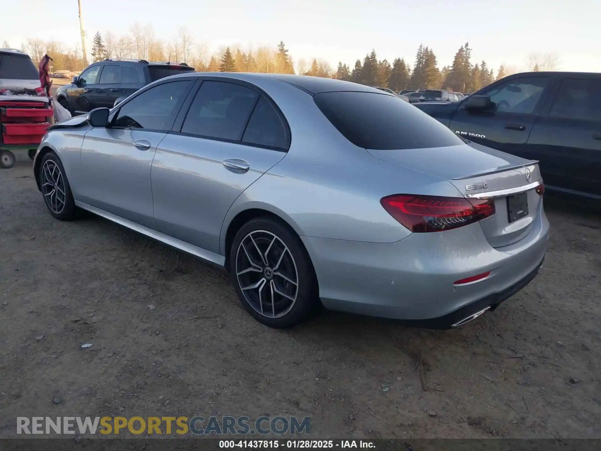 3 Photograph of a damaged car W1KZF8DB3MA980331 MERCEDES-BENZ E 350 2021