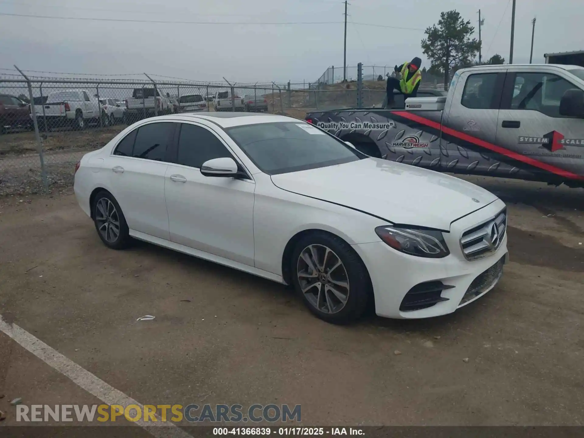 1 Photograph of a damaged car W1KZF6JB5LAH11466 MERCEDES-BENZ E 450 2020