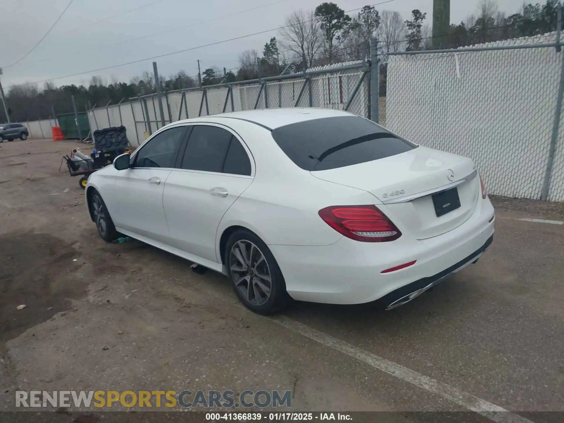 3 Photograph of a damaged car W1KZF6JB5LAH11466 MERCEDES-BENZ E 450 2020