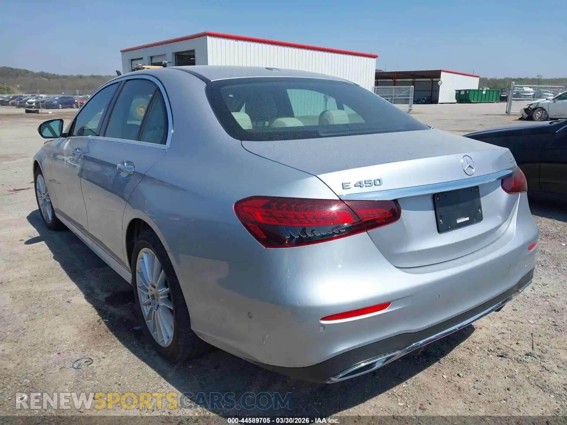 3 Фотография поврежденного автомобиля W1KZF5KB2NB032449 MERCEDES-BENZ E 450 2022