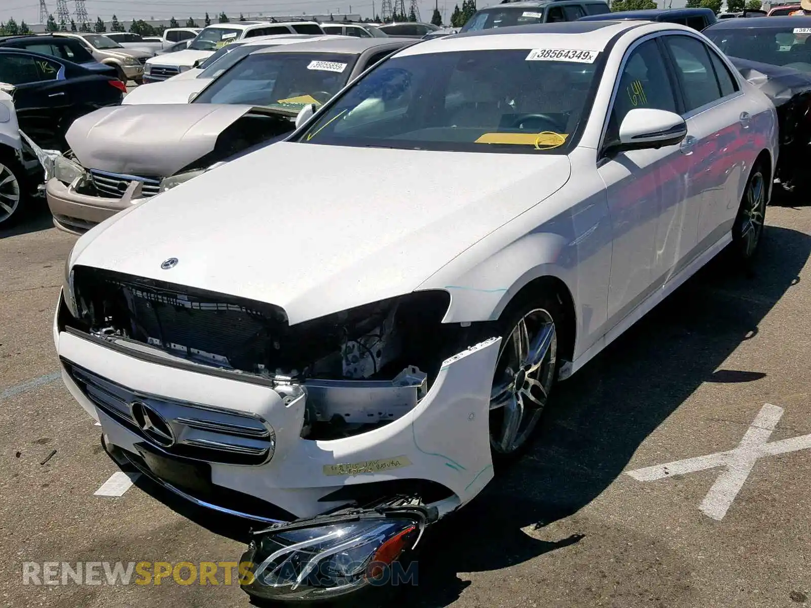 2 Photograph of a damaged car WDDZF6JB0KA498664 MERCEDES-BENZ E 450 4MAT 2019