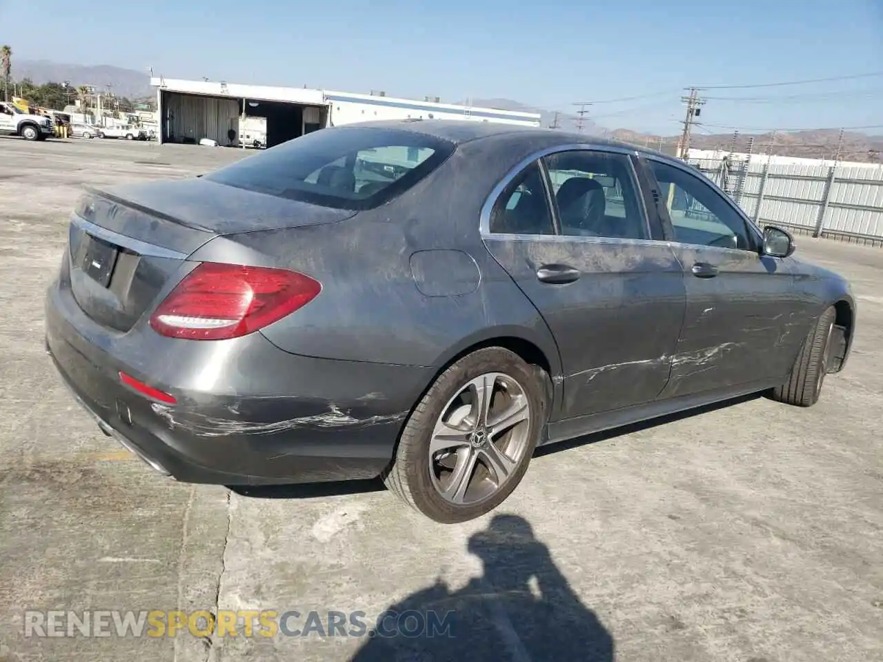 3 Photograph of a damaged car WDDZF4JB0KA527861 MERCEDES-BENZ E-CLASS 2019