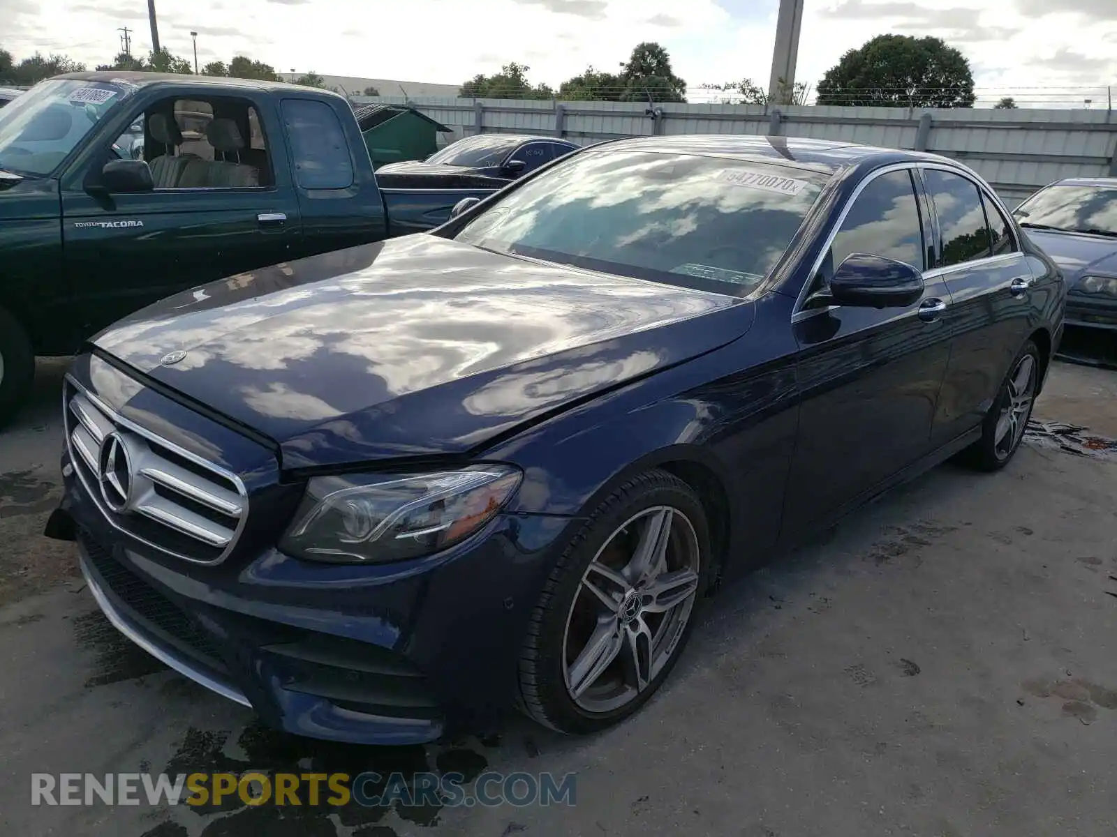 2 Photograph of a damaged car WDDZF4JB2KA508731 MERCEDES-BENZ E CLASS 2019