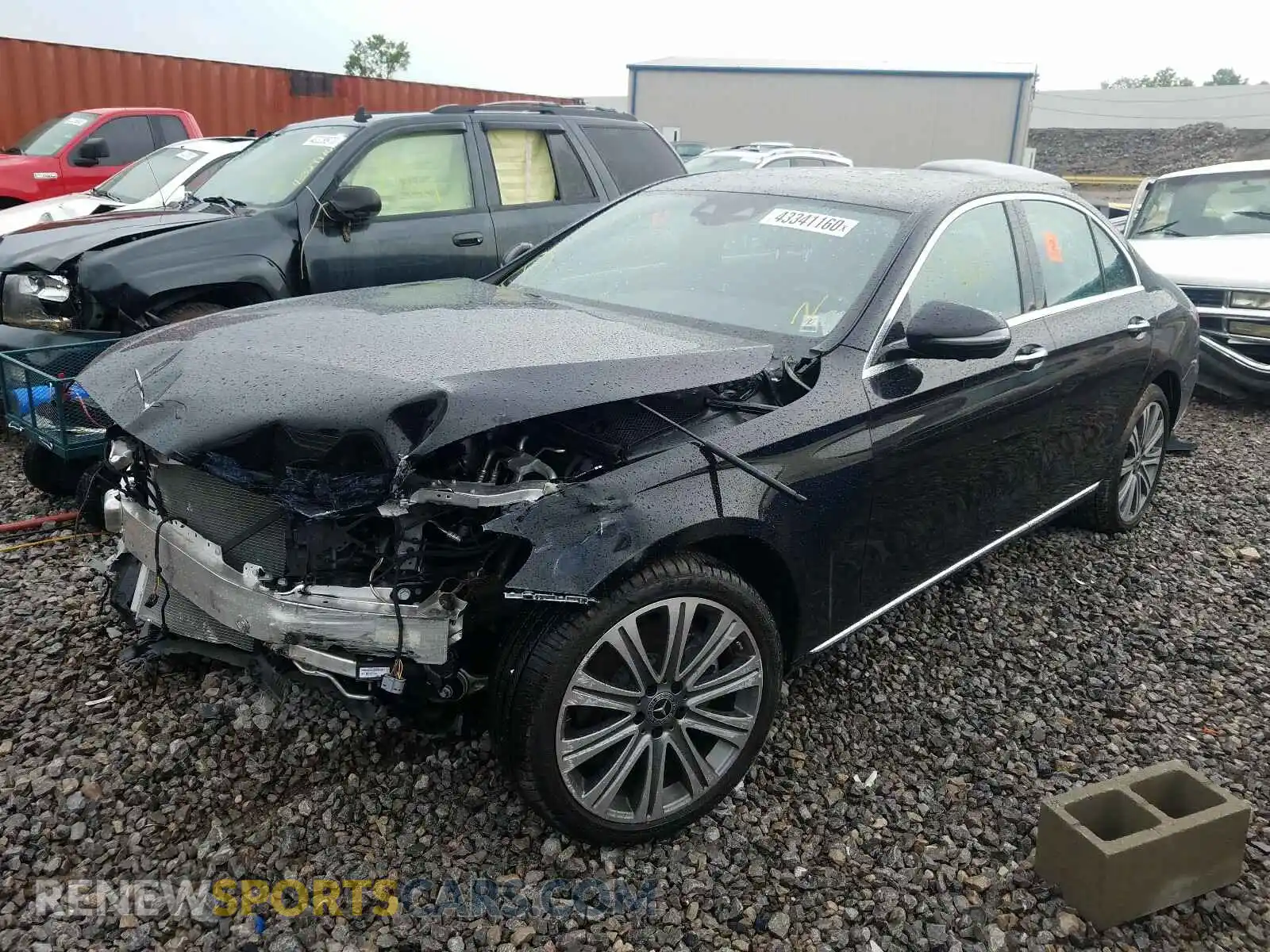 2 Photograph of a damaged car WDDZF4JB2KA513458 MERCEDES-BENZ E CLASS 2019