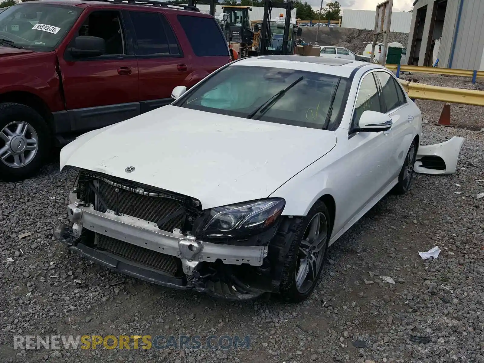 2 Photograph of a damaged car WDDZF4JB2KA623345 MERCEDES-BENZ E CLASS 2019