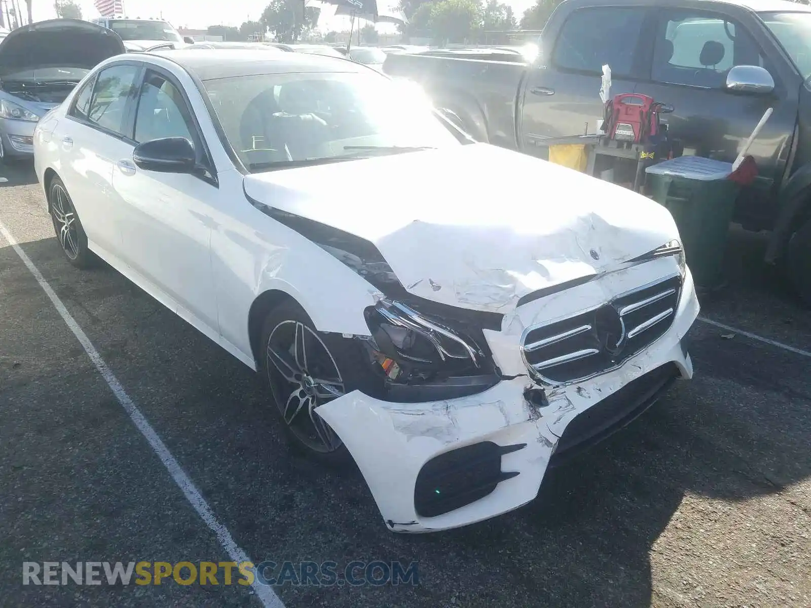 1 Photograph of a damaged car WDDZF4JB3KA618123 MERCEDES-BENZ E CLASS 2019