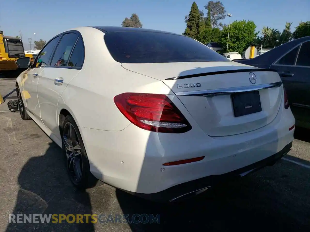 3 Photograph of a damaged car WDDZF4JB3KA629459 MERCEDES-BENZ E CLASS 2019