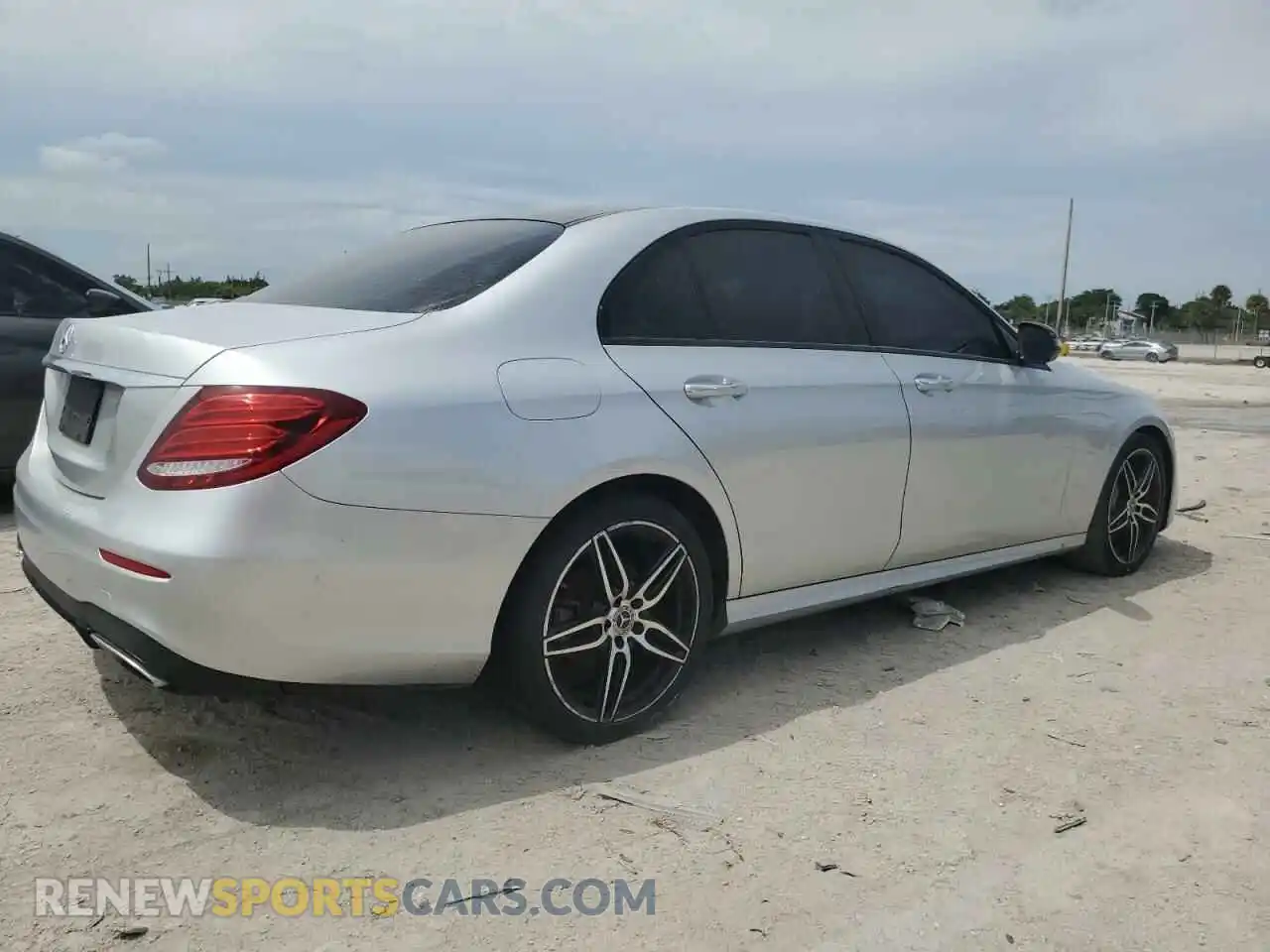 3 Photograph of a damaged car WDDZF4JB4KA527815 MERCEDES-BENZ E-CLASS 2019