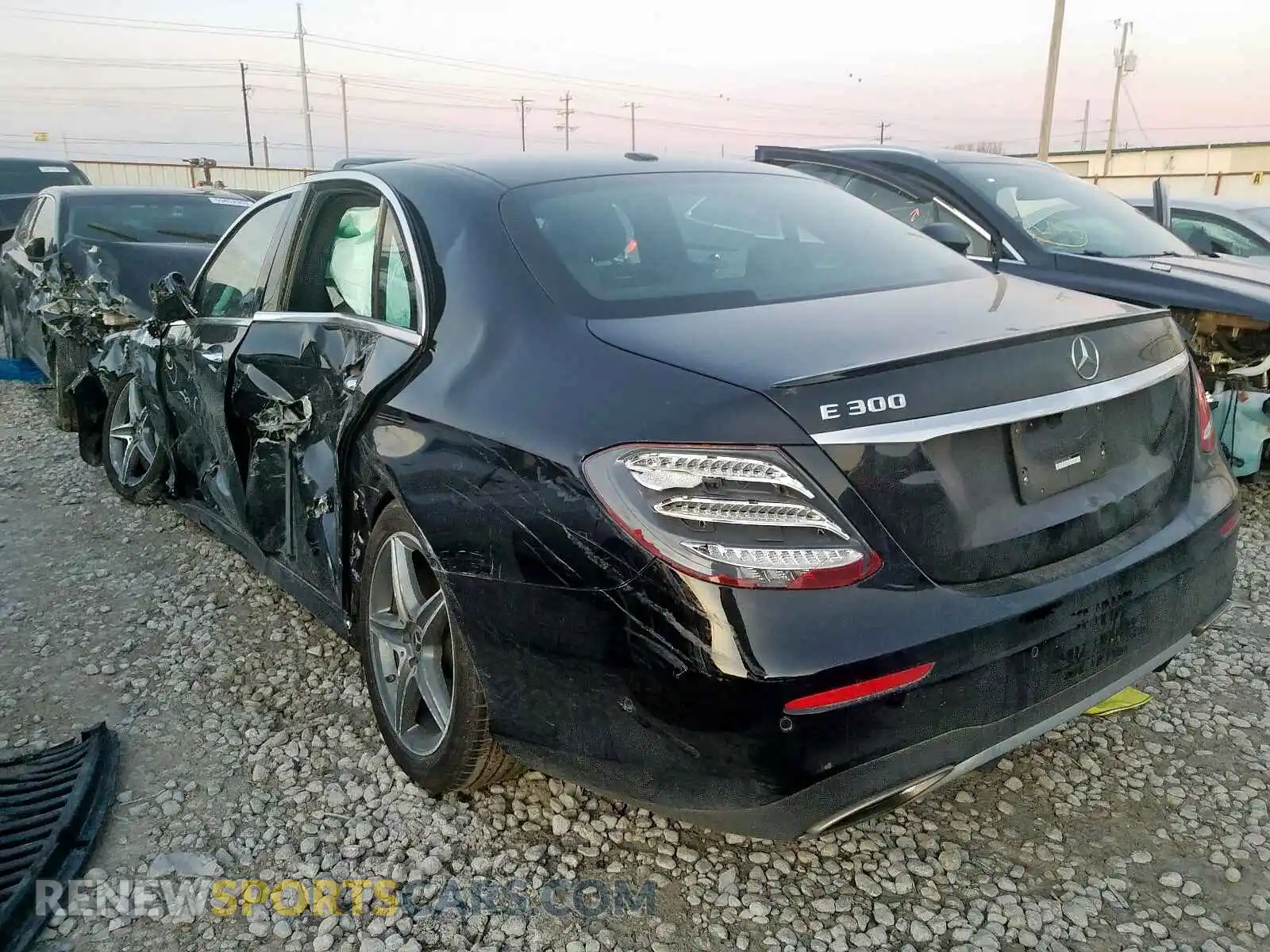 3 Photograph of a damaged car WDDZF4JB6KA515861 MERCEDES-BENZ E CLASS 2019