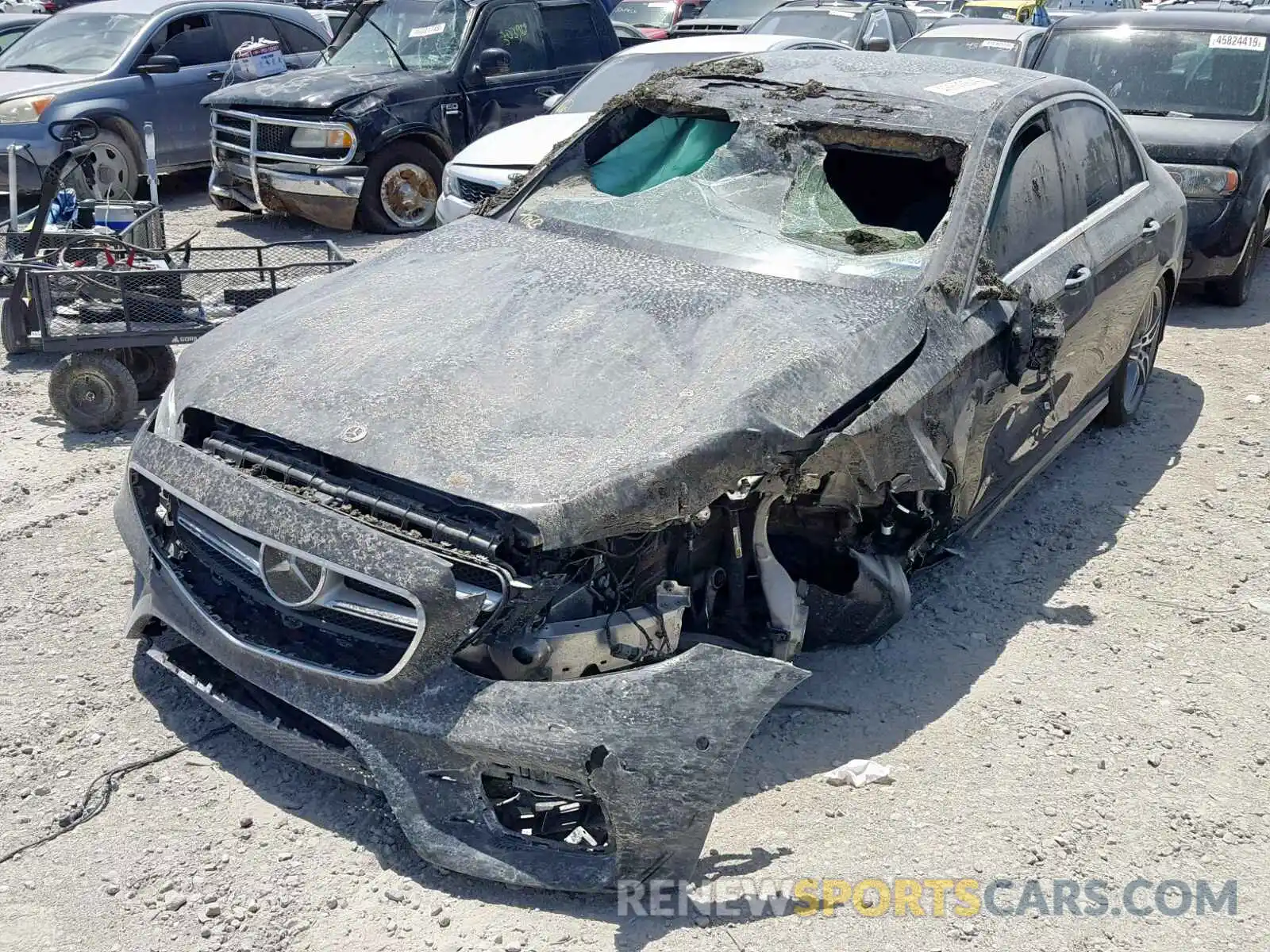 2 Photograph of a damaged car WDDZF4JB7KA488007 MERCEDES-BENZ E CLASS 2019