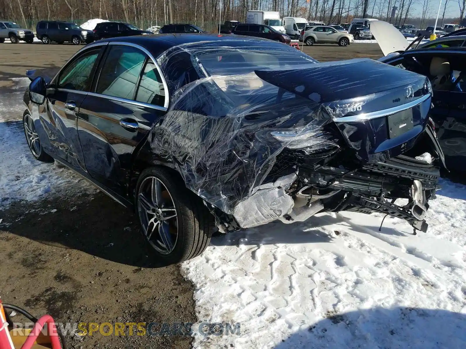 3 Photograph of a damaged car WDDZF4KB0KA629482 MERCEDES-BENZ E CLASS 2019