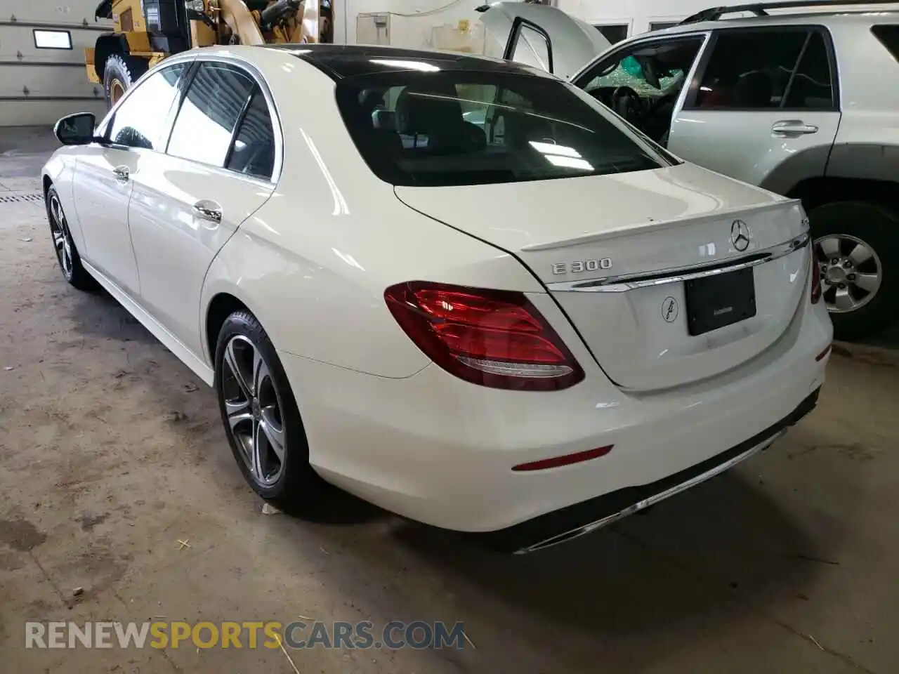 3 Photograph of a damaged car WDDZF4KB3KA526489 MERCEDES-BENZ E-CLASS 2019