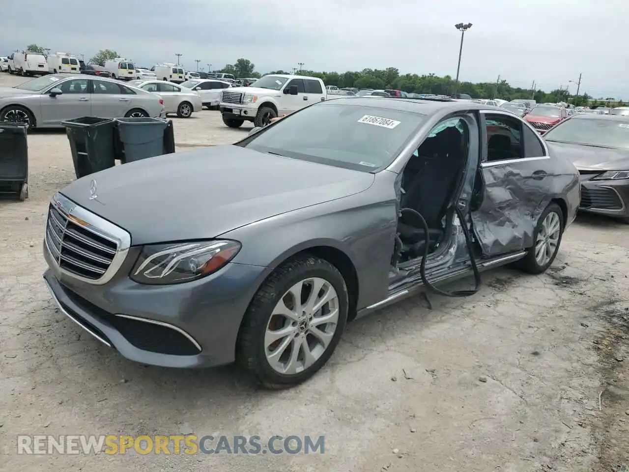 1 Photograph of a damaged car WDDZF4KB5KA561163 MERCEDES-BENZ E-CLASS 2019