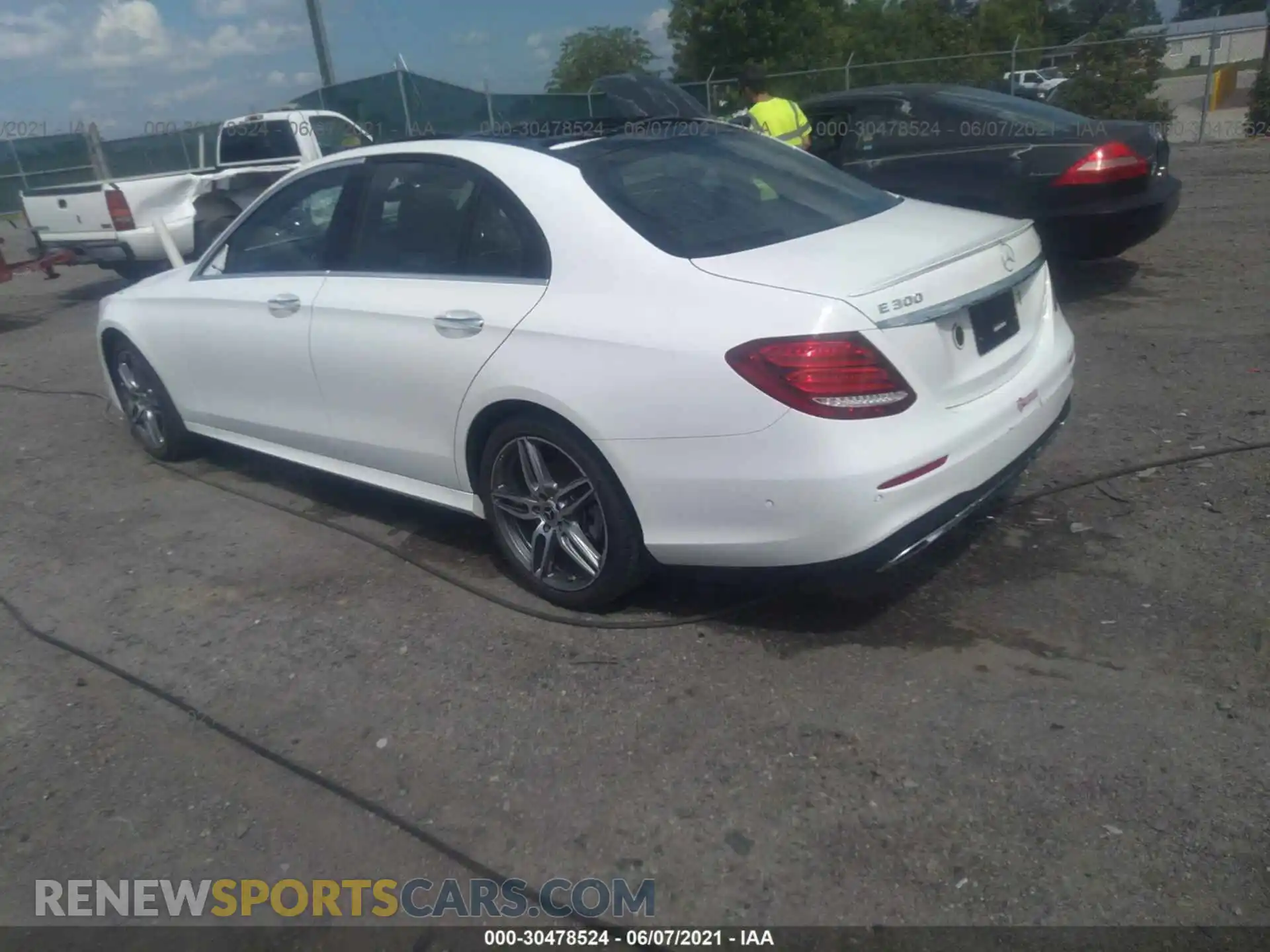 3 Photograph of a damaged car WDDZF4KB7KA523661 MERCEDES-BENZ E-CLASS 2019