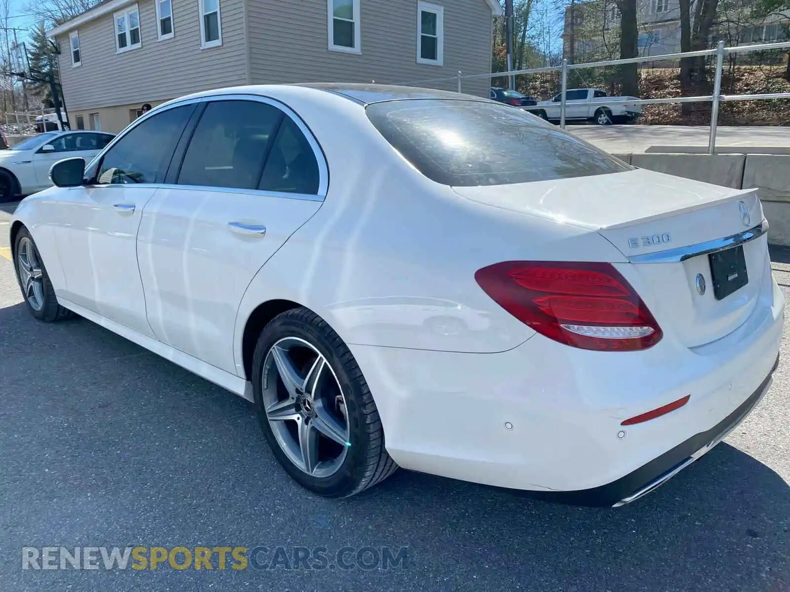 3 Photograph of a damaged car WDDZF4KBXKA510807 MERCEDES-BENZ E-CLASS 2019